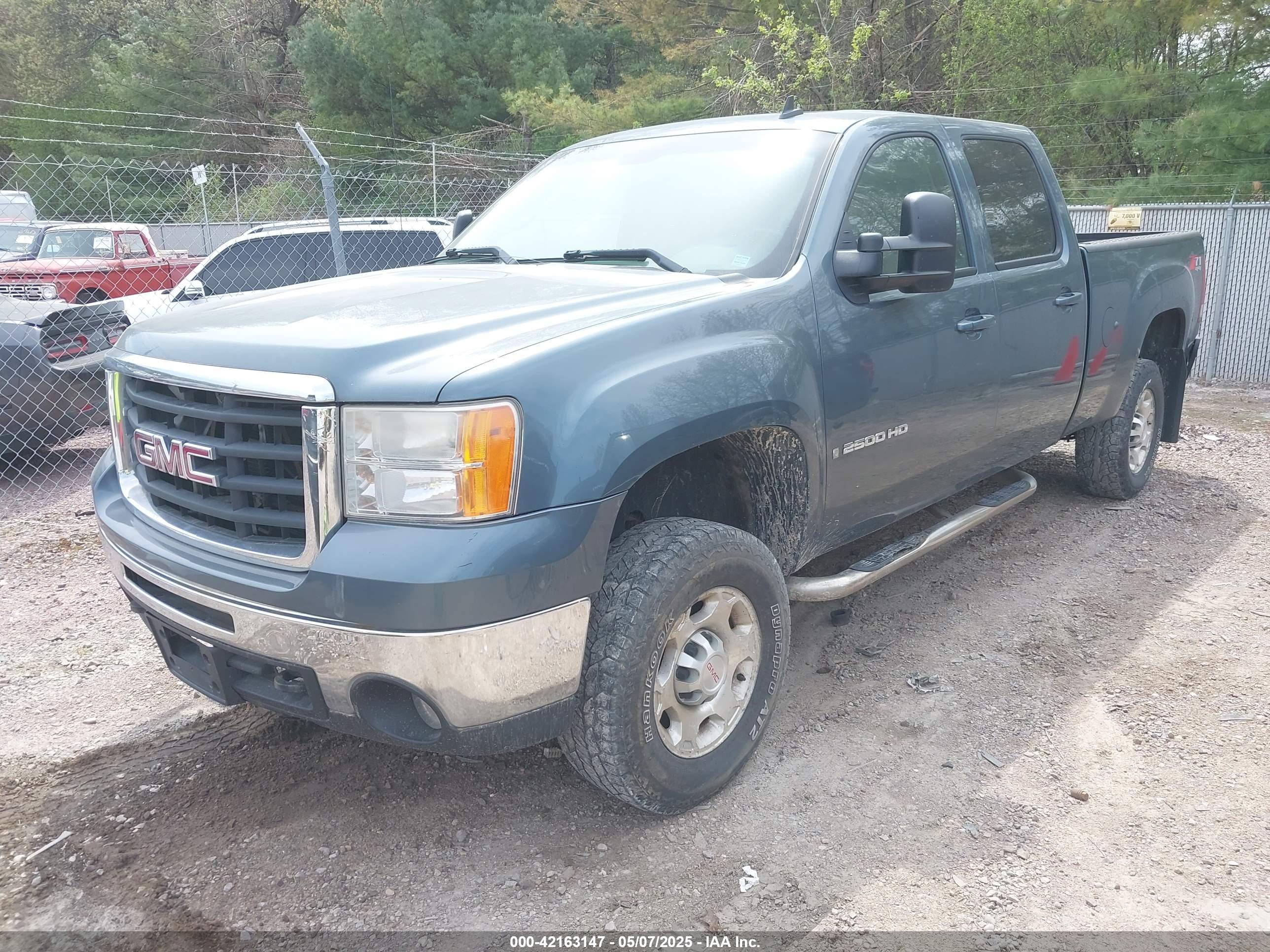 GMC SIERRA image 2