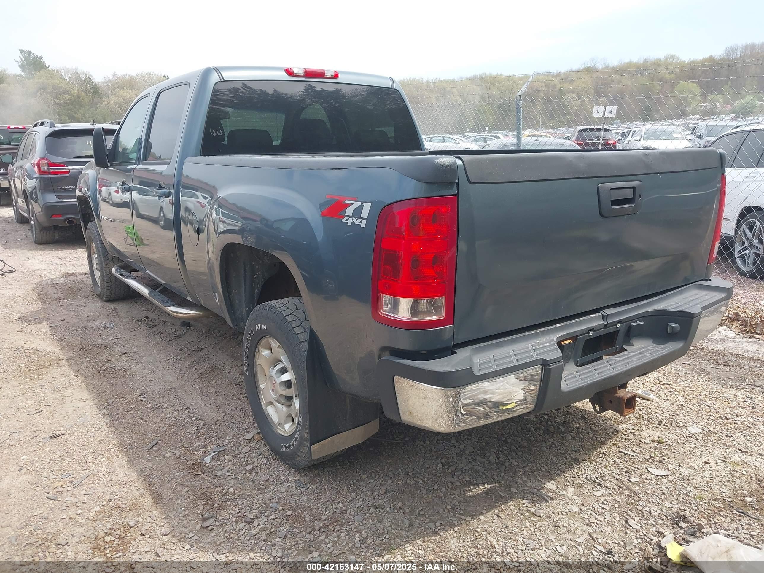 GMC SIERRA image 3