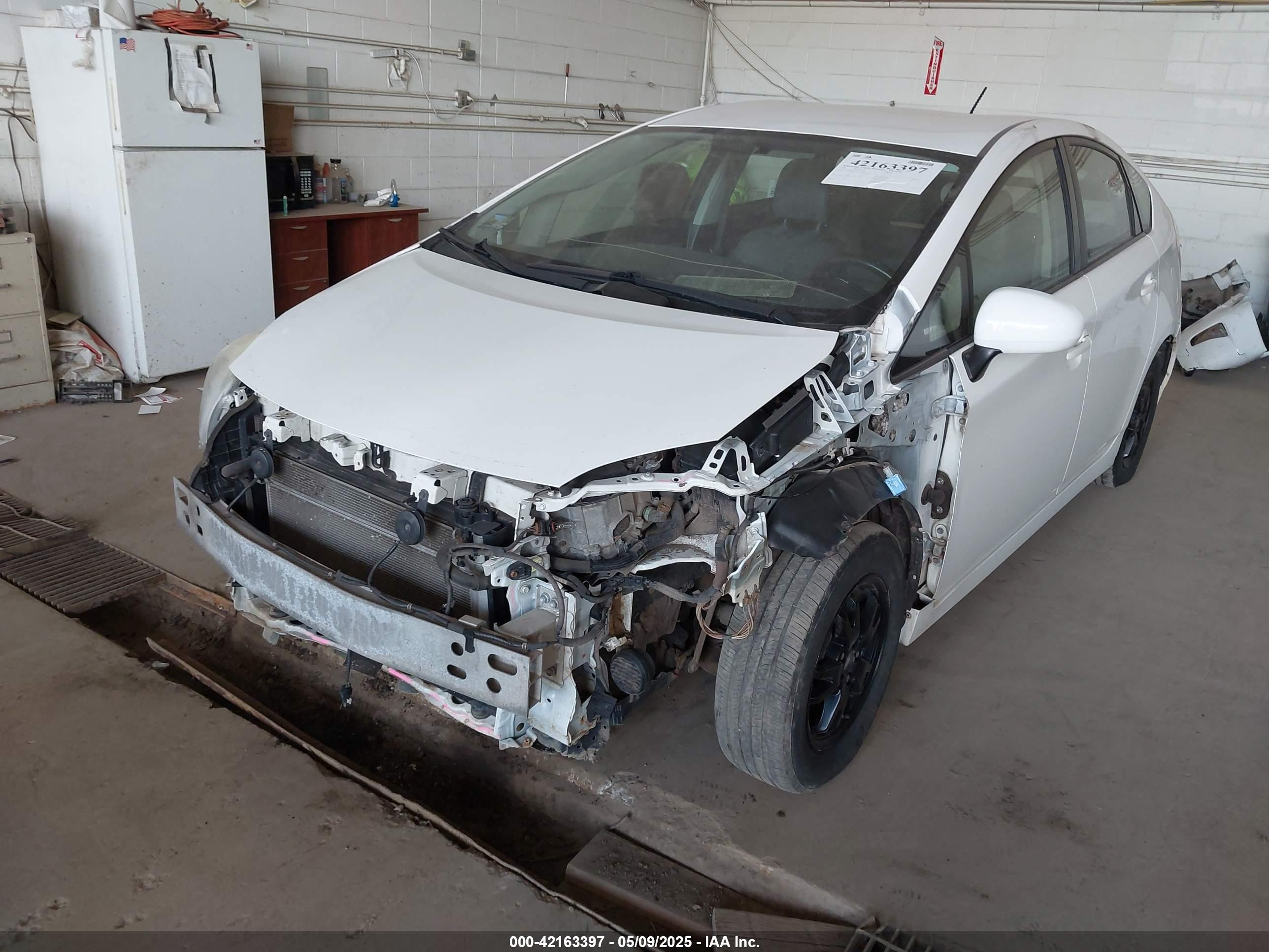 TOYOTA PRIUS image 6