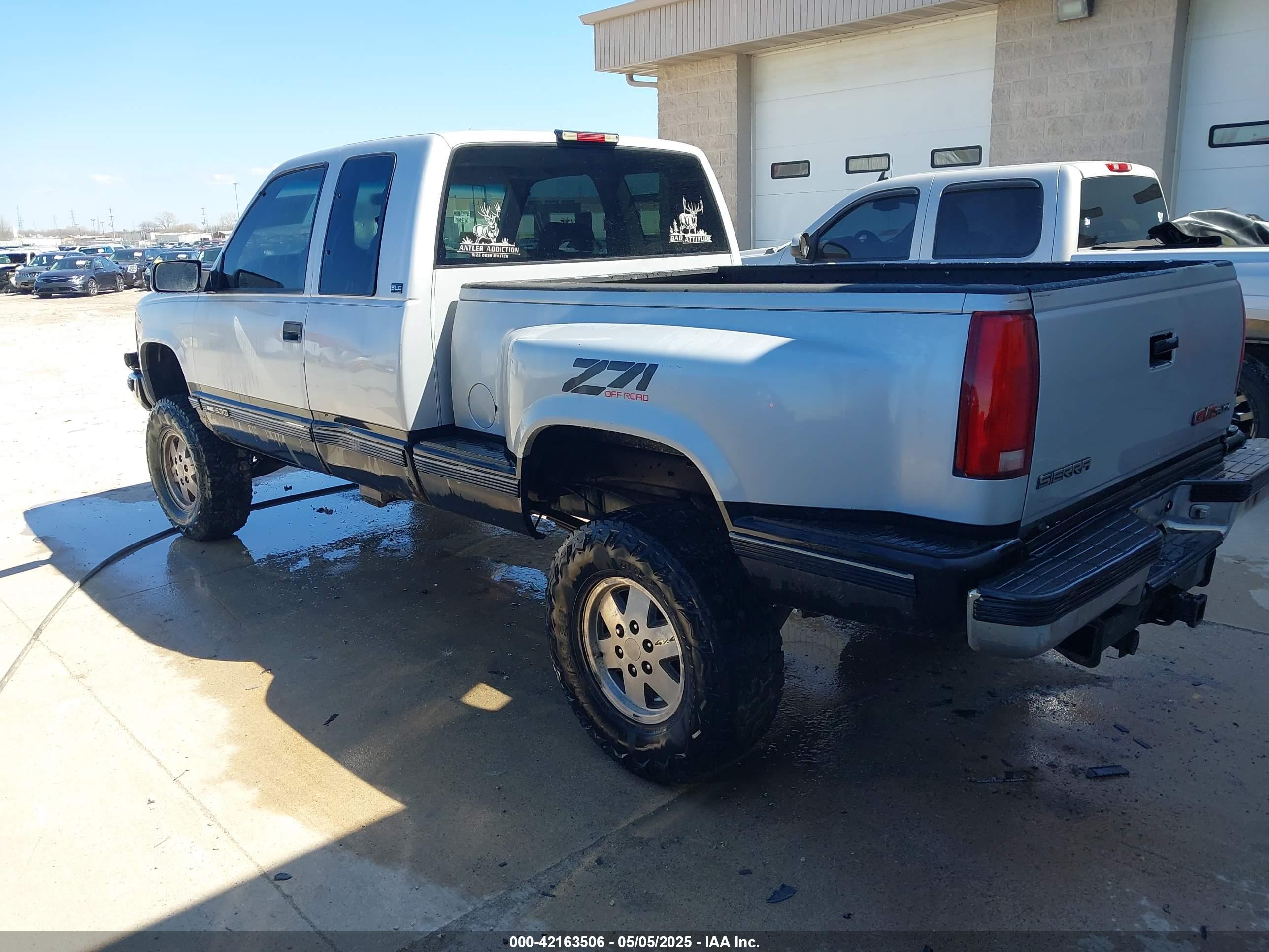 GMC SIERRA image 3