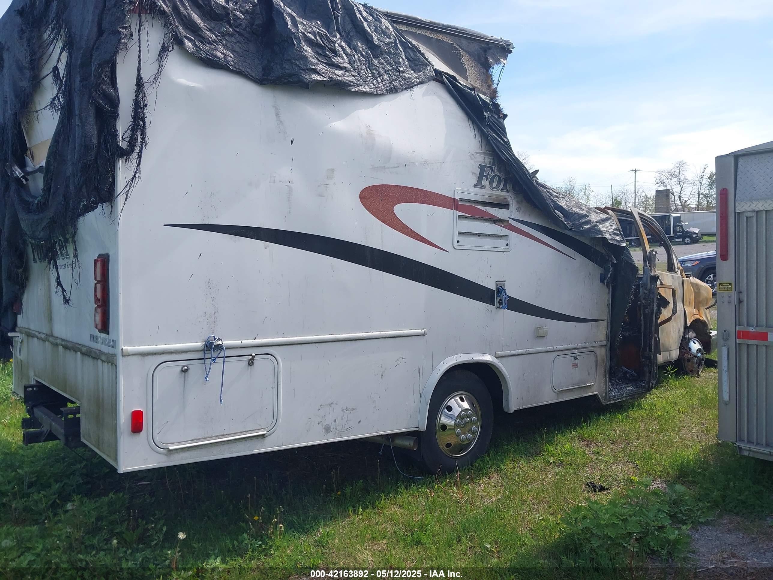 CHEVROLET EXPRESS image 4
