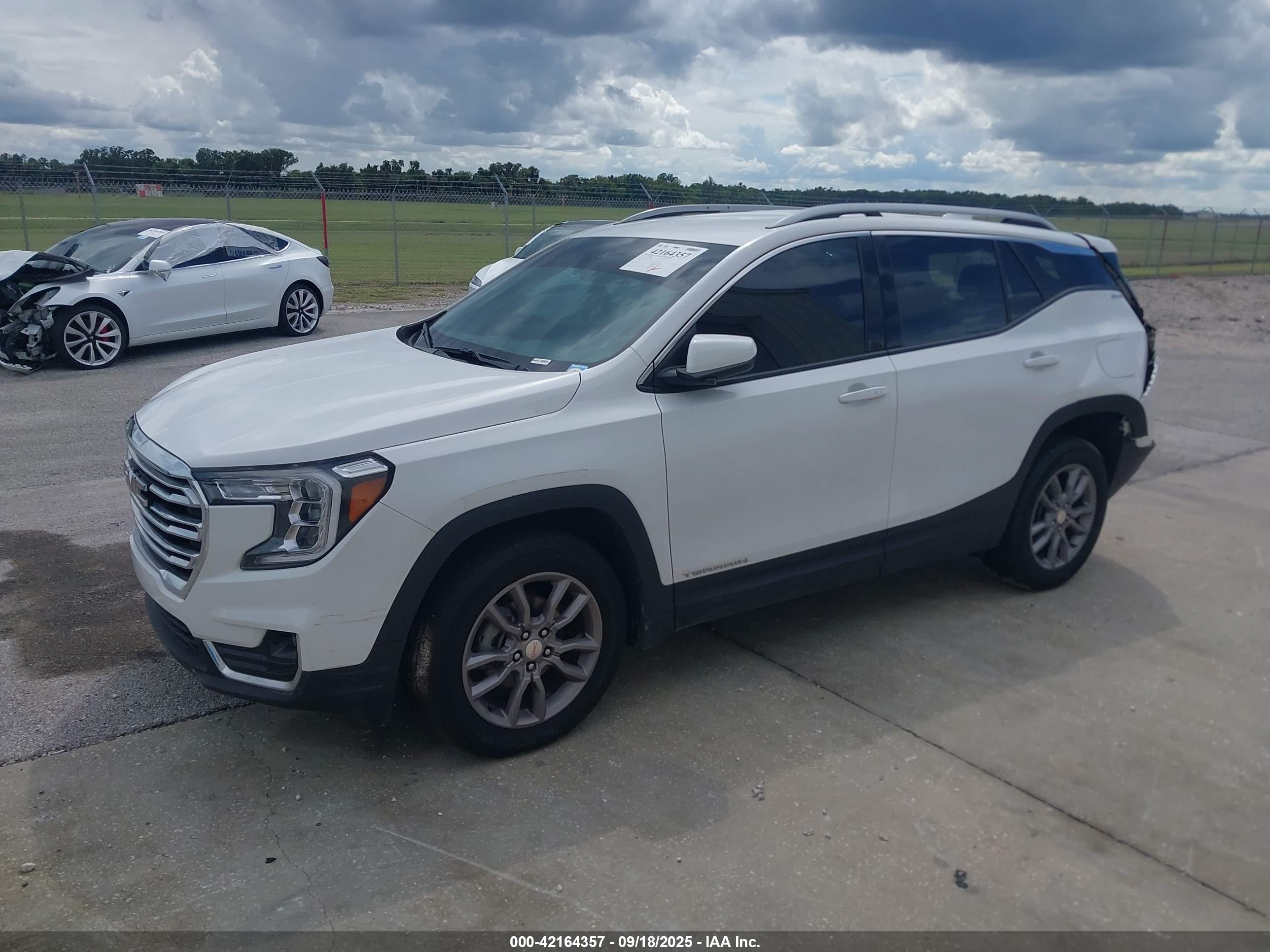 GMC TERRAIN image 2
