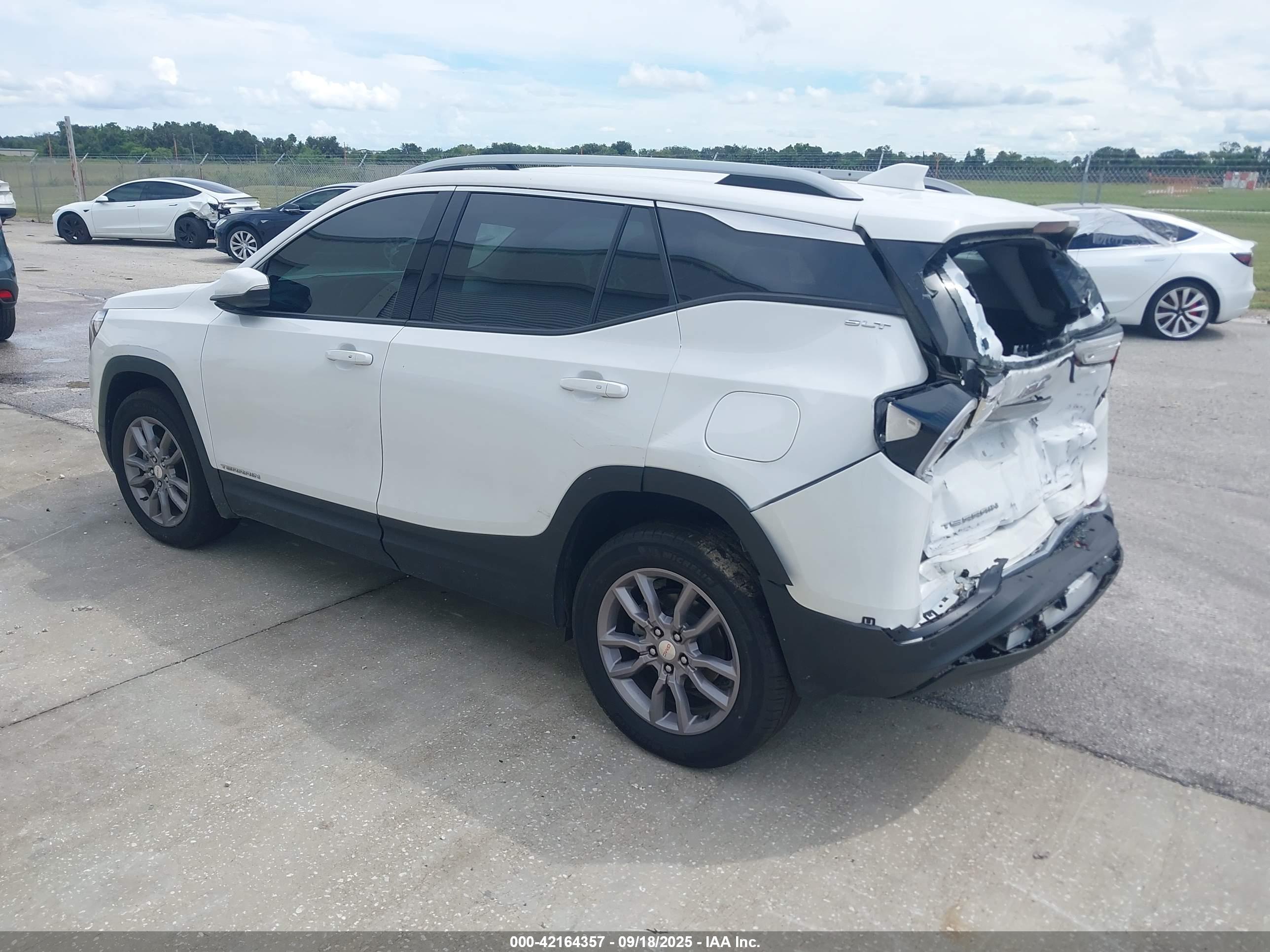 GMC TERRAIN image 3