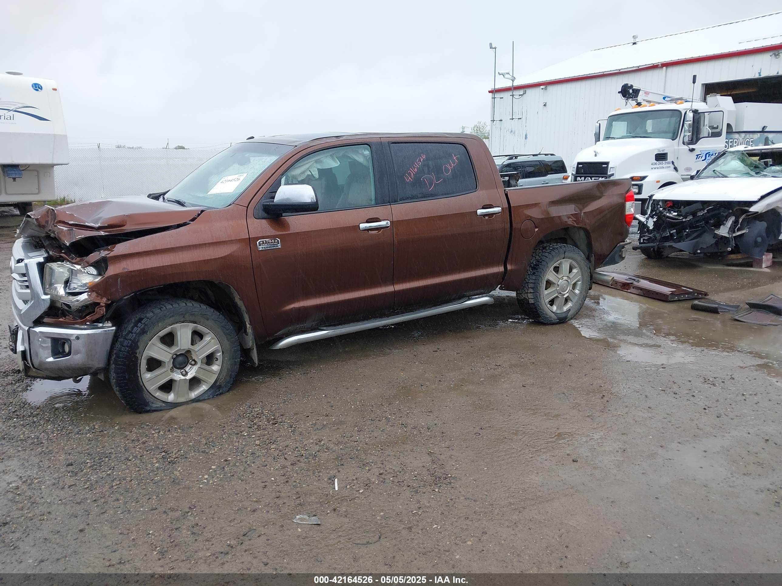 TOYOTA TUNDRA image 2