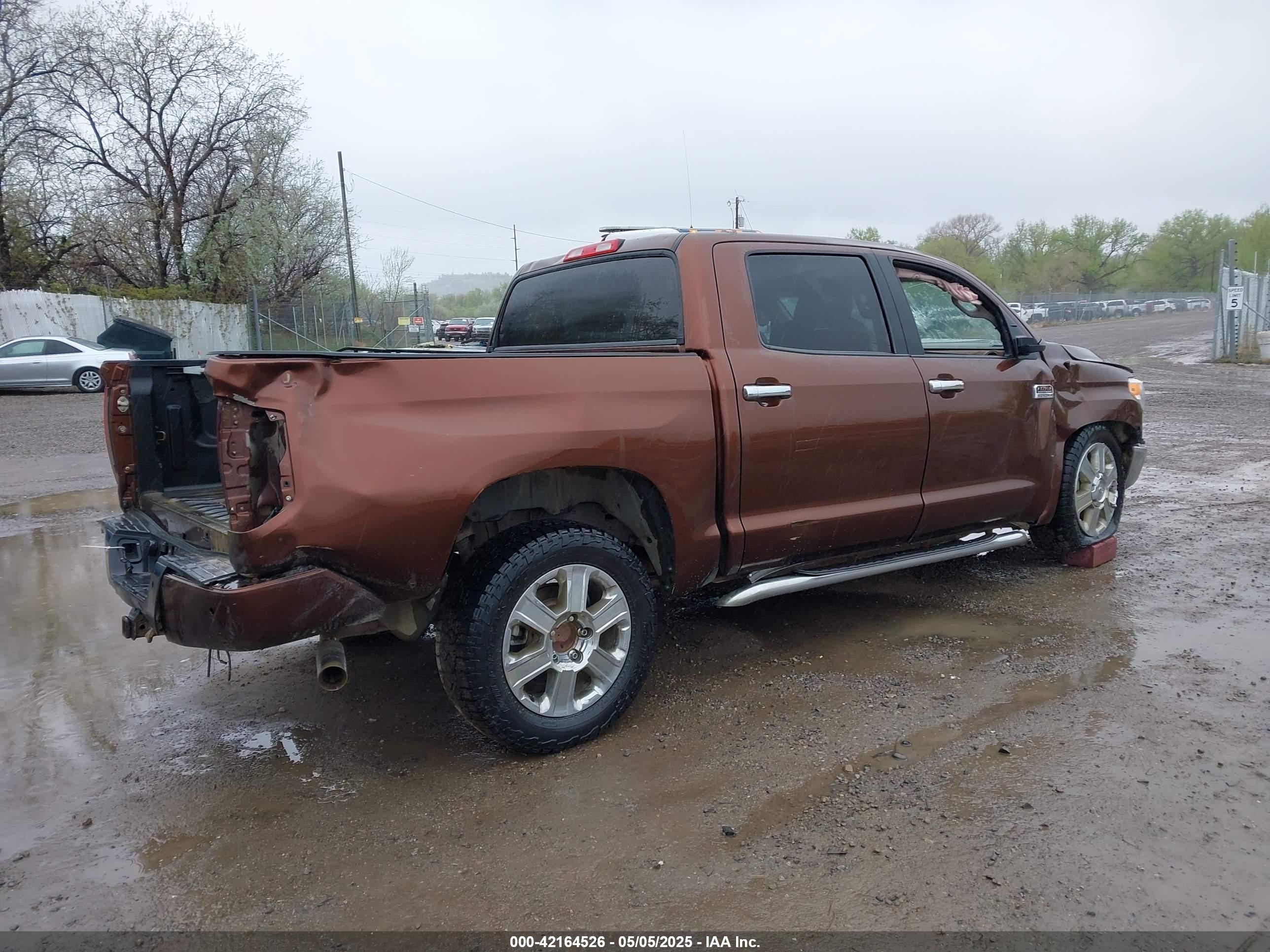 TOYOTA TUNDRA image 4