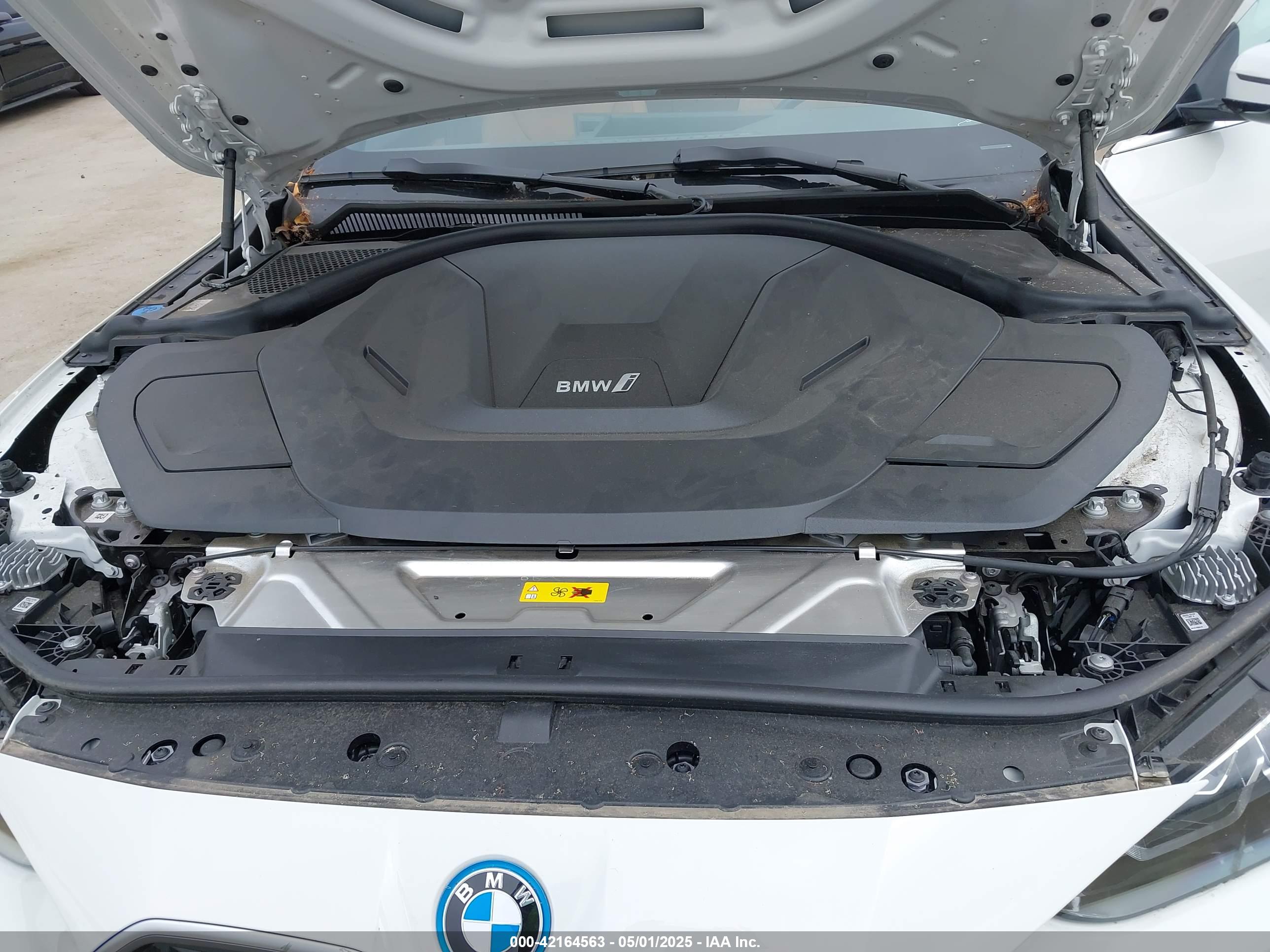 BMW I4 image 10