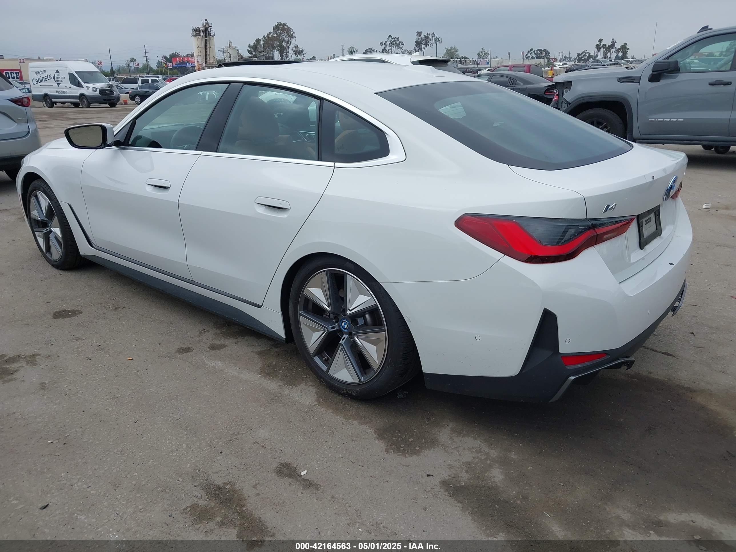 BMW I4 image 3