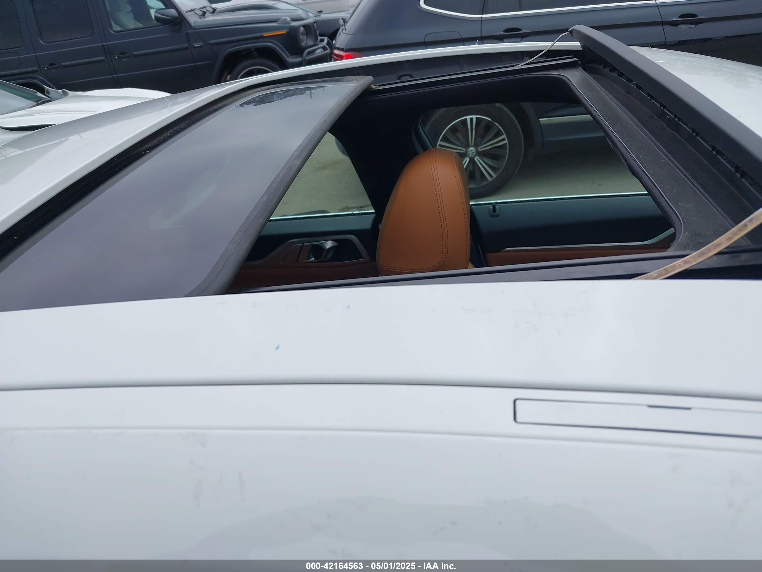 BMW I4 image 6