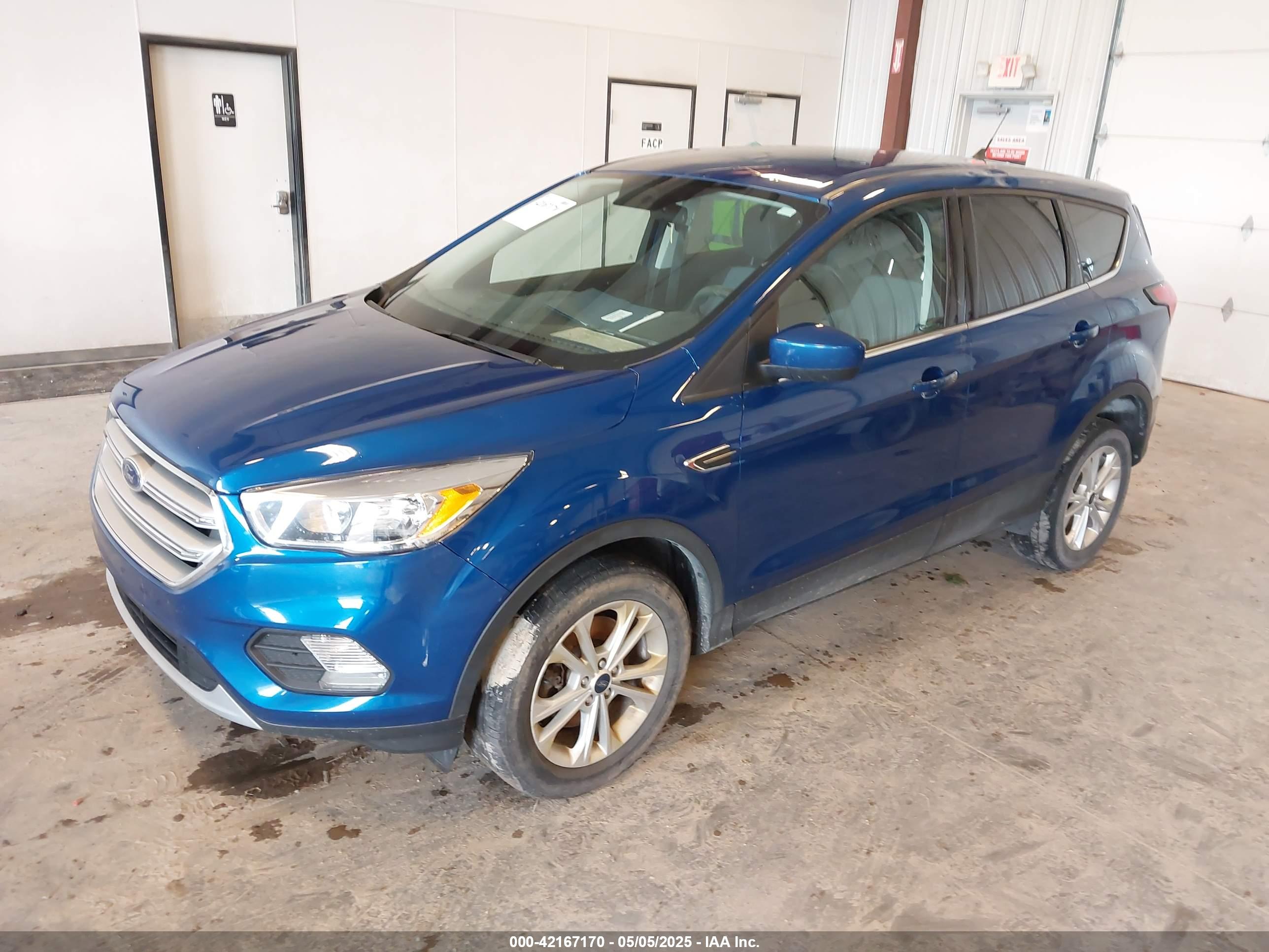 FORD ESCAPE image 2