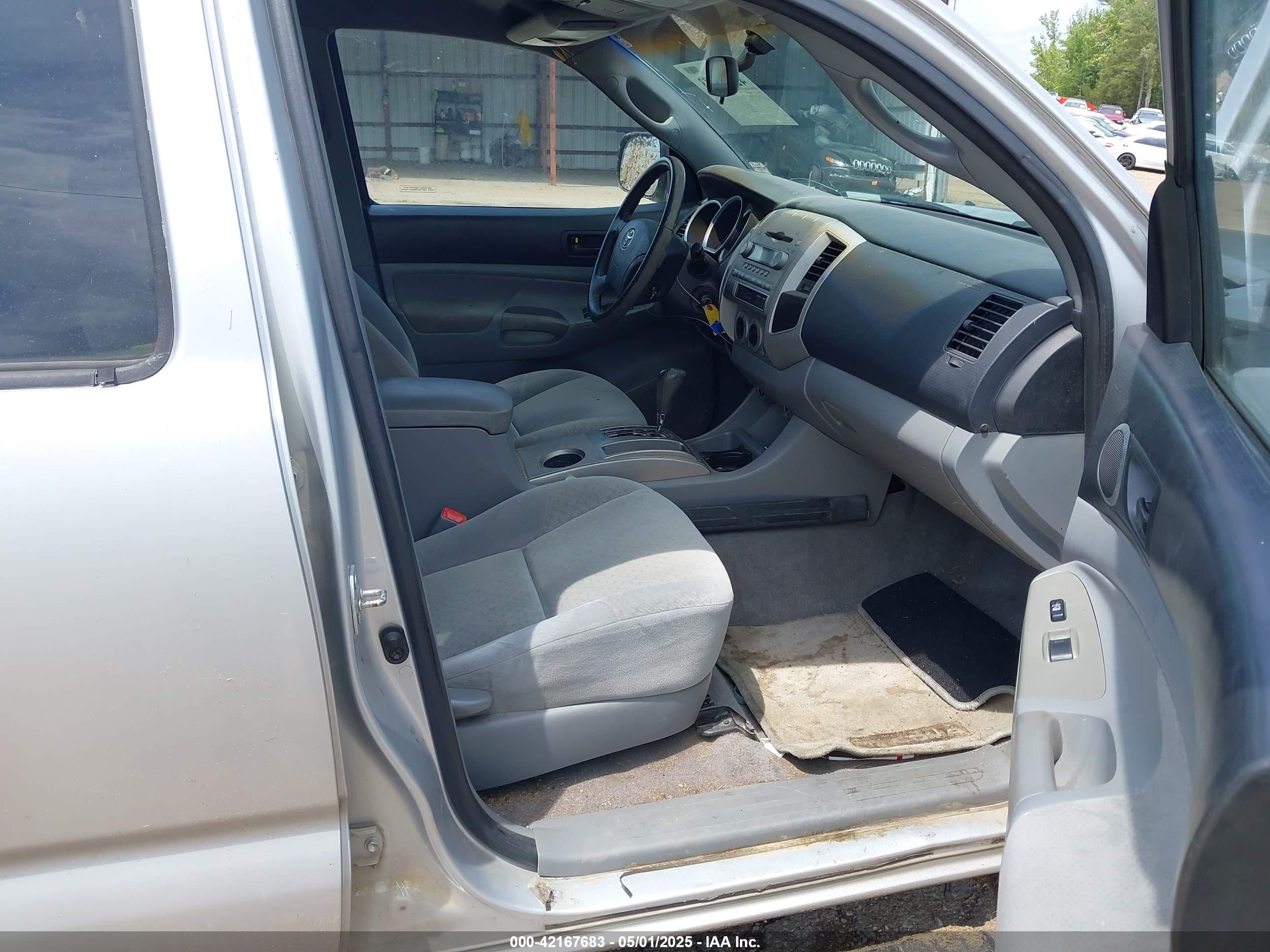 TOYOTA TACOMA image 5