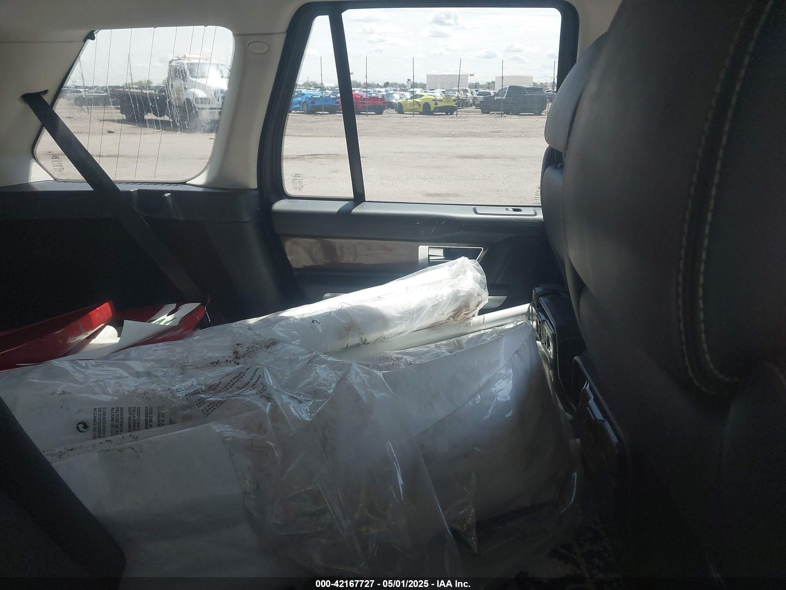 LAND ROVER image 8