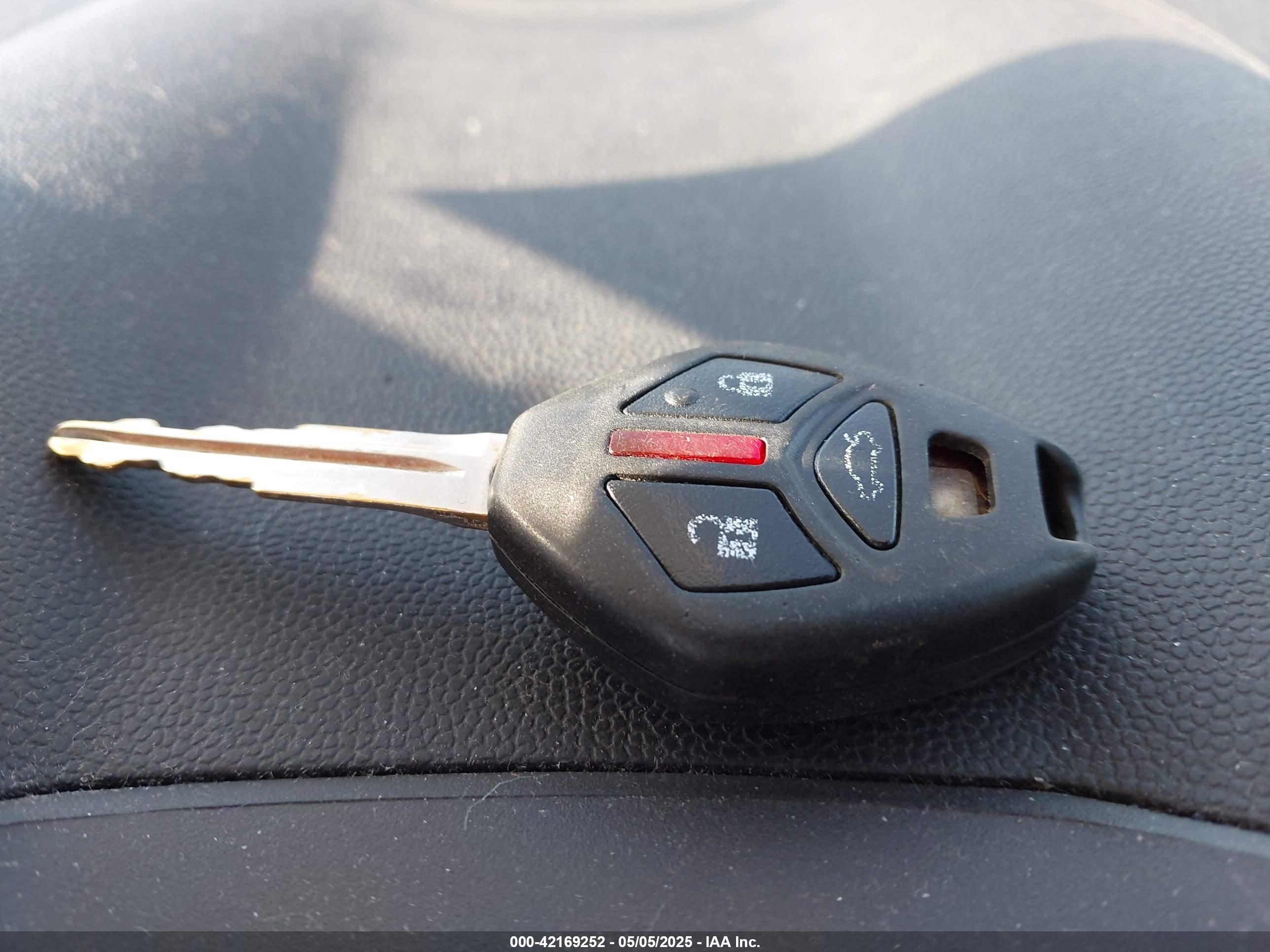 MITSUBISHI LANCER image 11
