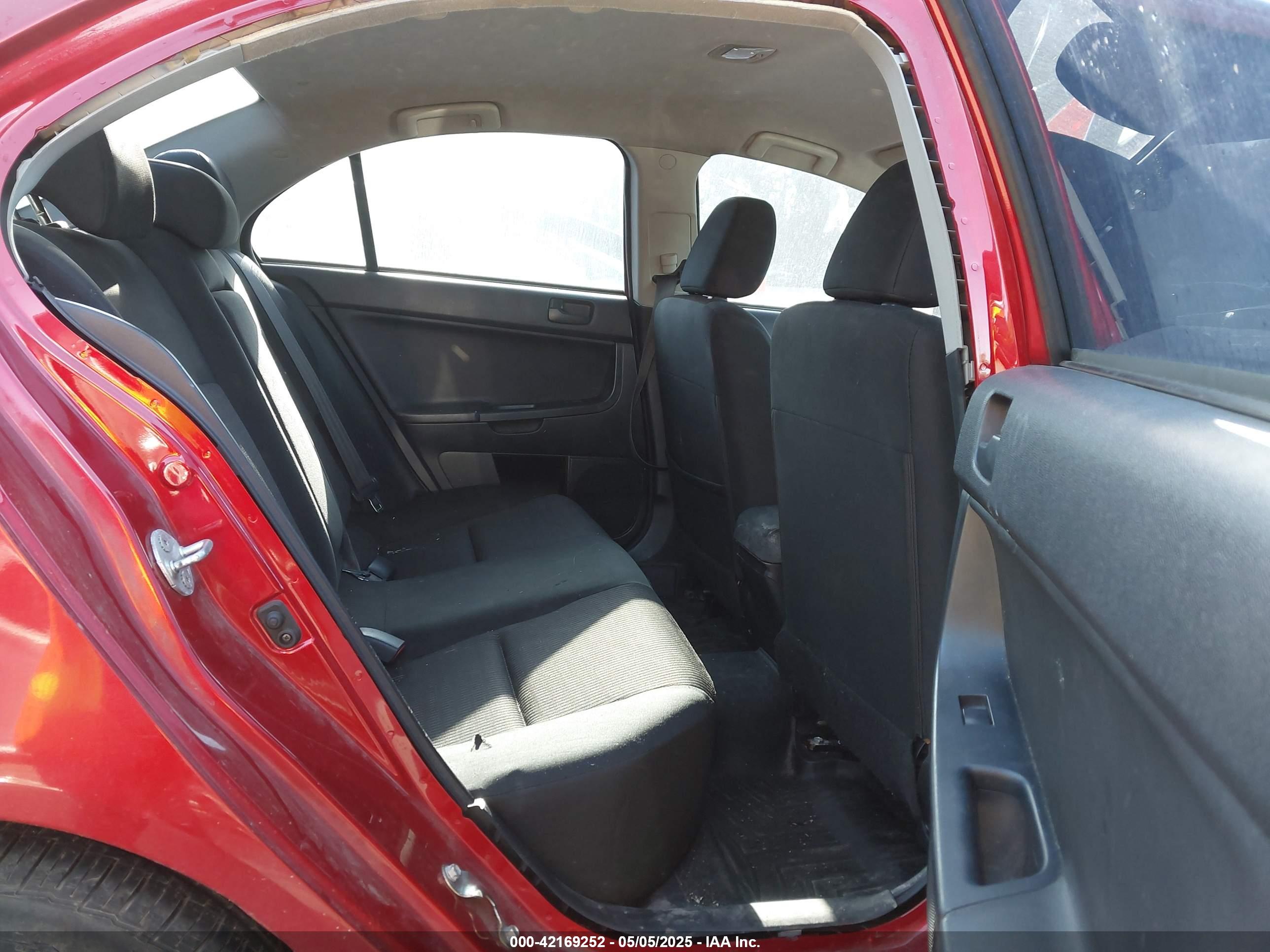 MITSUBISHI LANCER image 8