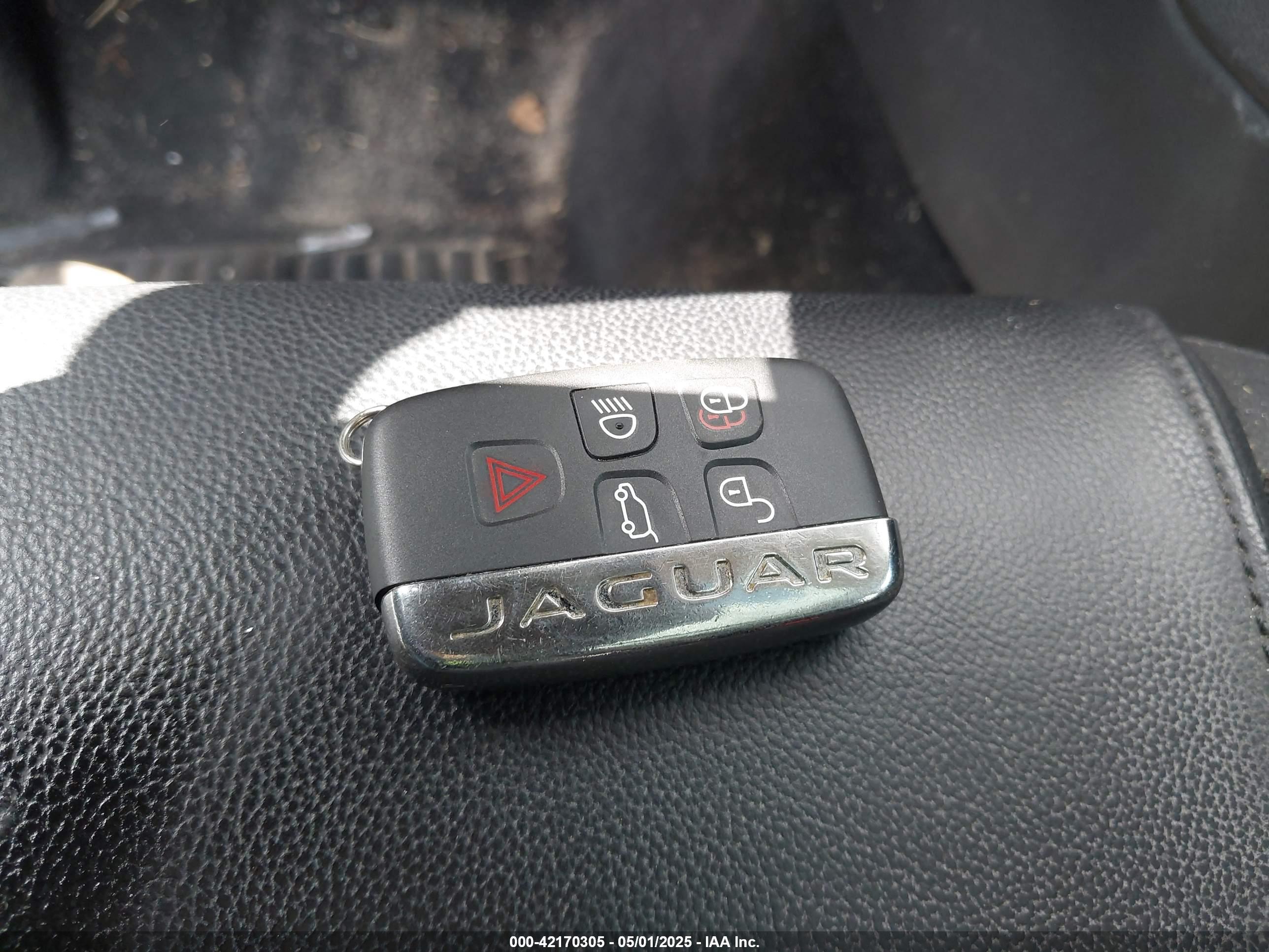 JAGUAR F-PACE image 11