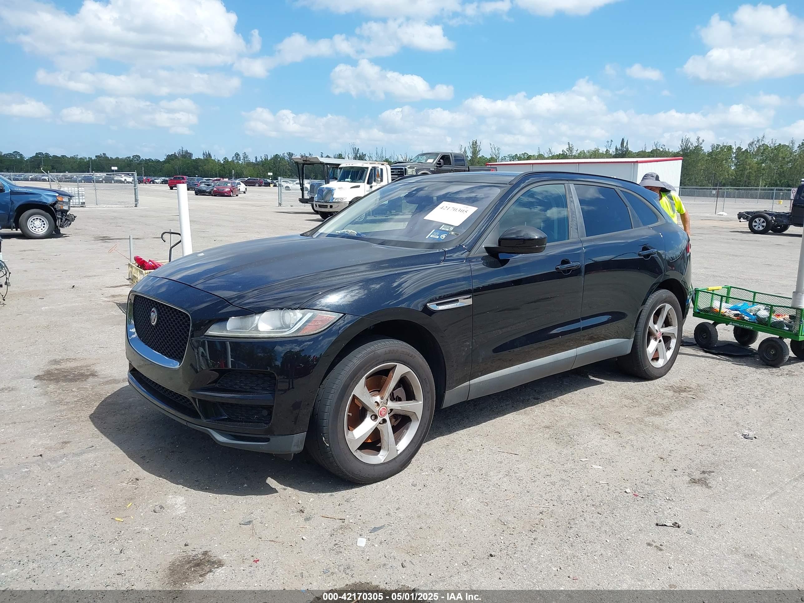 JAGUAR F-PACE image 2