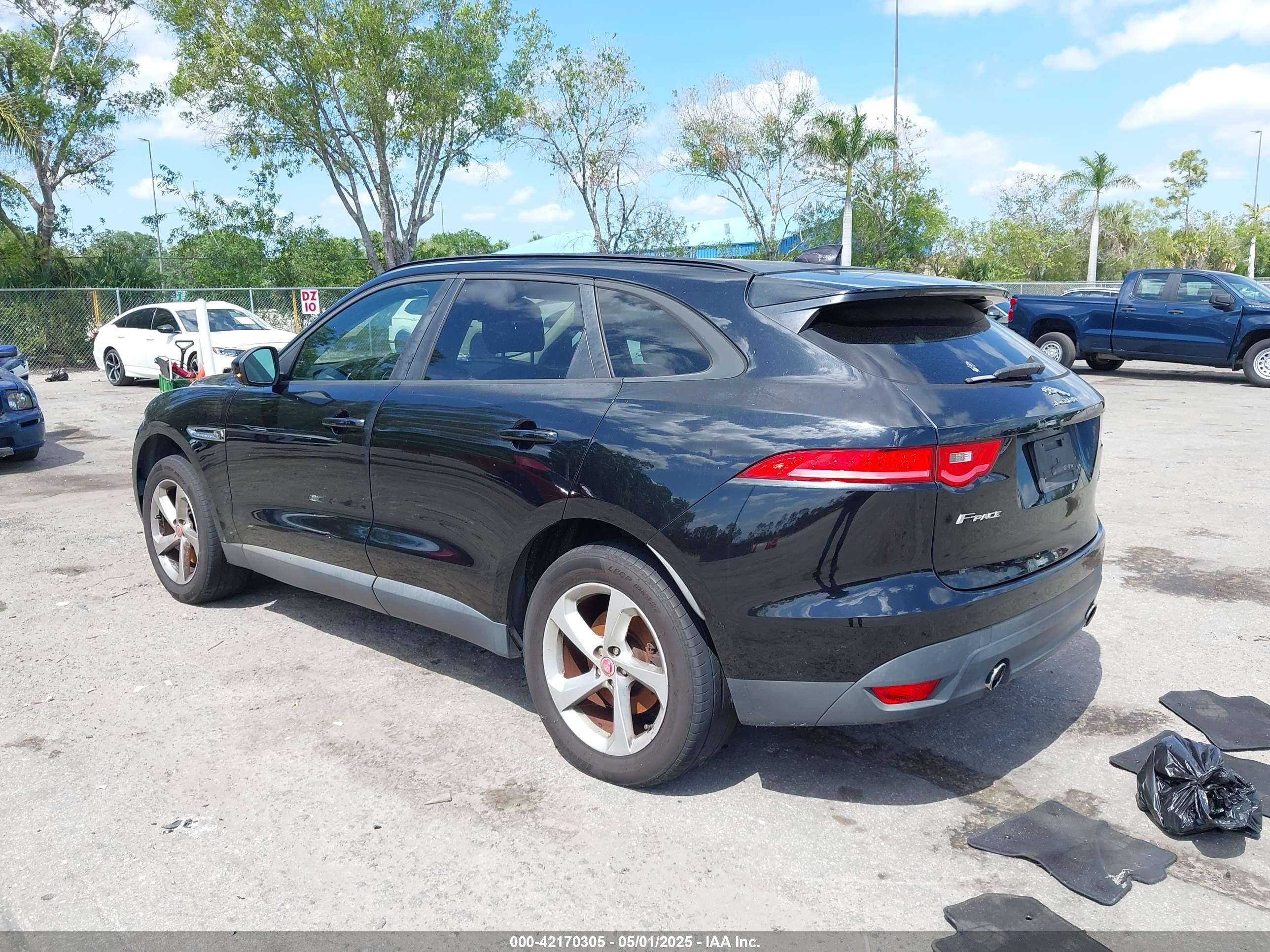 JAGUAR F-PACE image 3