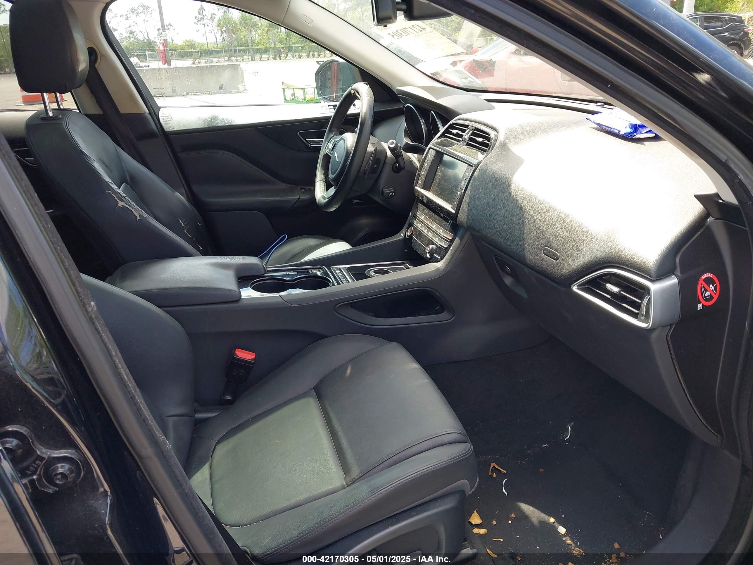 JAGUAR F-PACE image 5