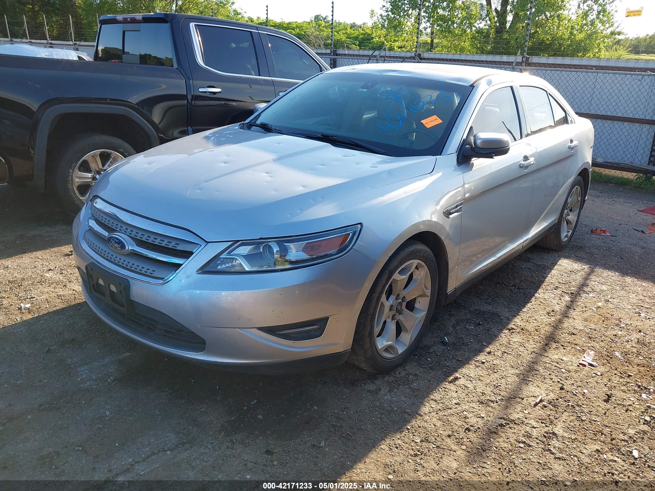 FORD TAURUS image 2