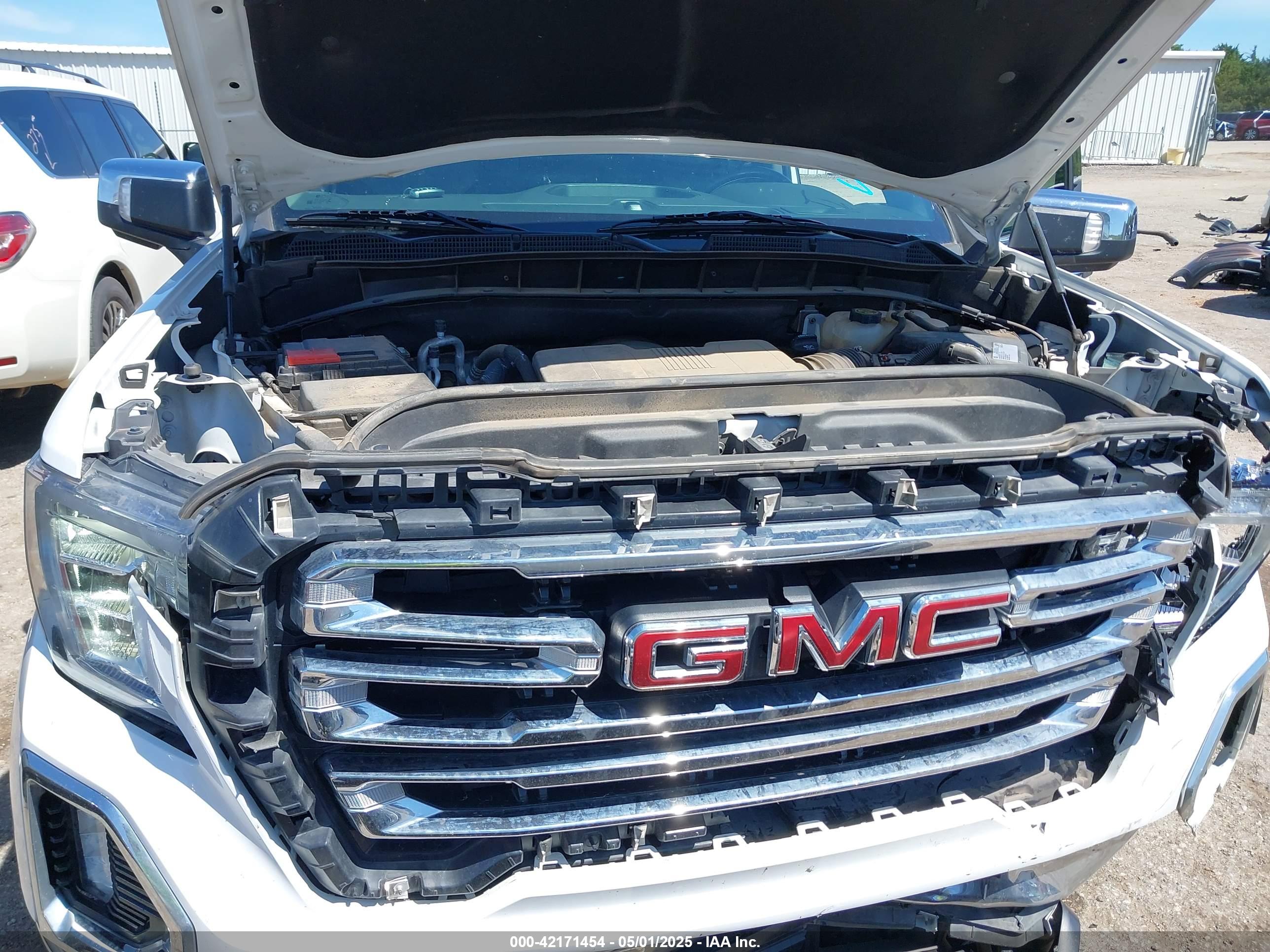 GMC SIERRA image 10