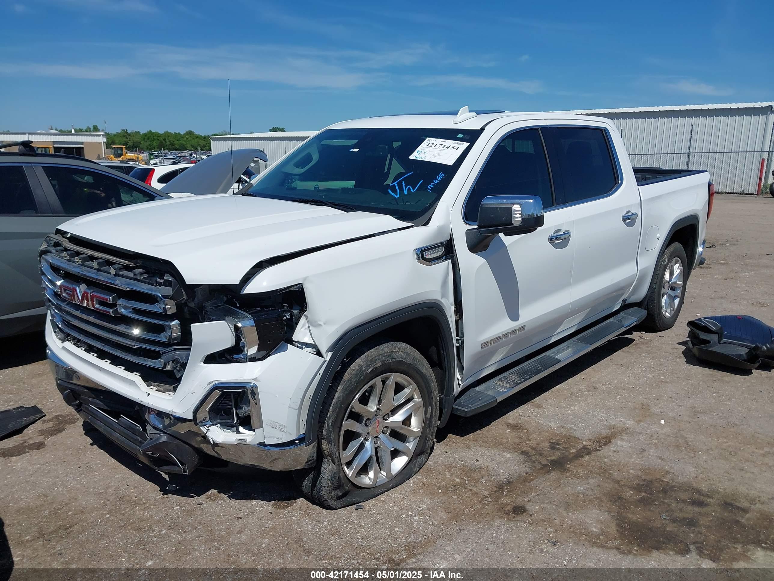 GMC SIERRA image 2