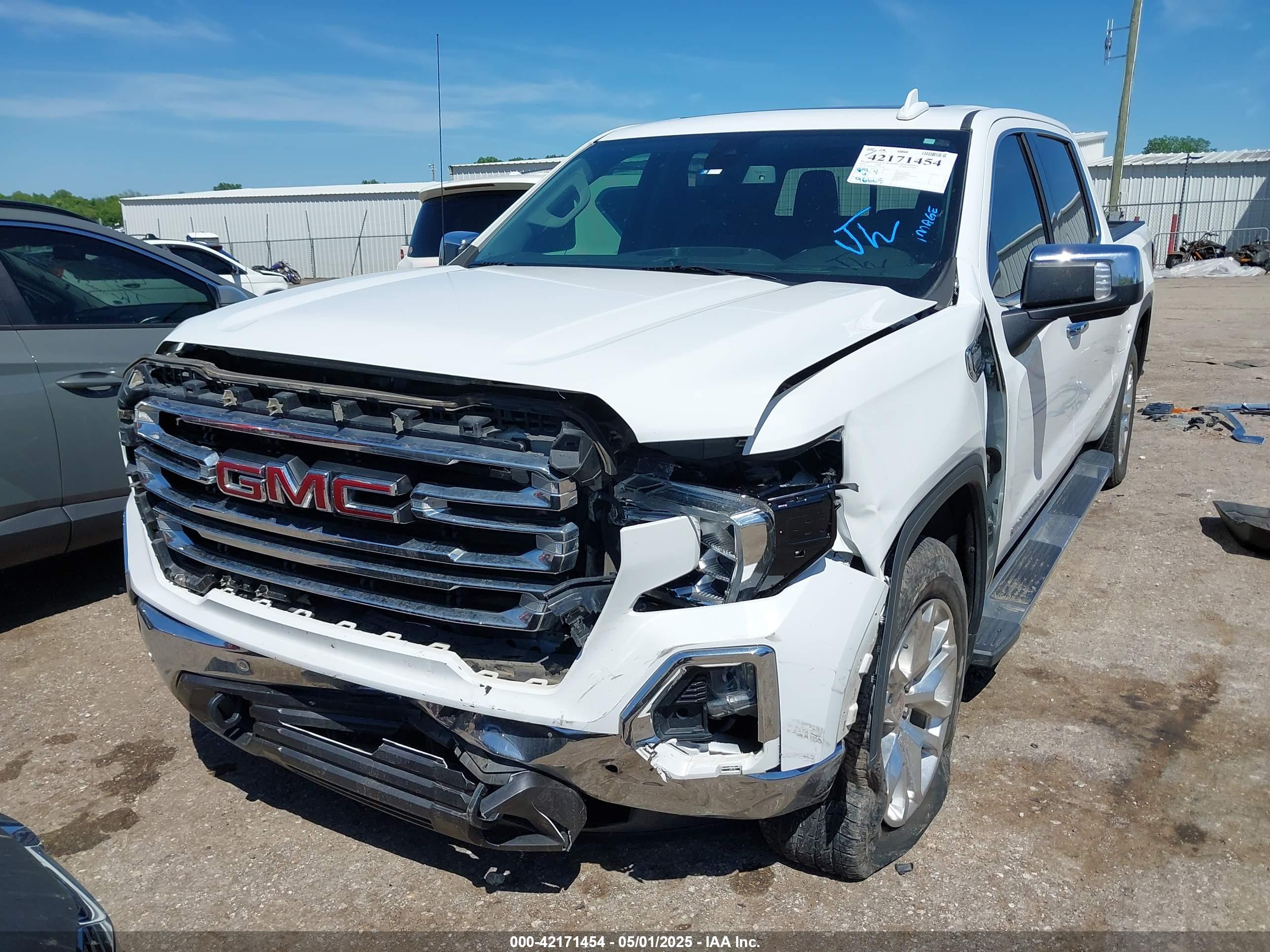 GMC SIERRA image 6