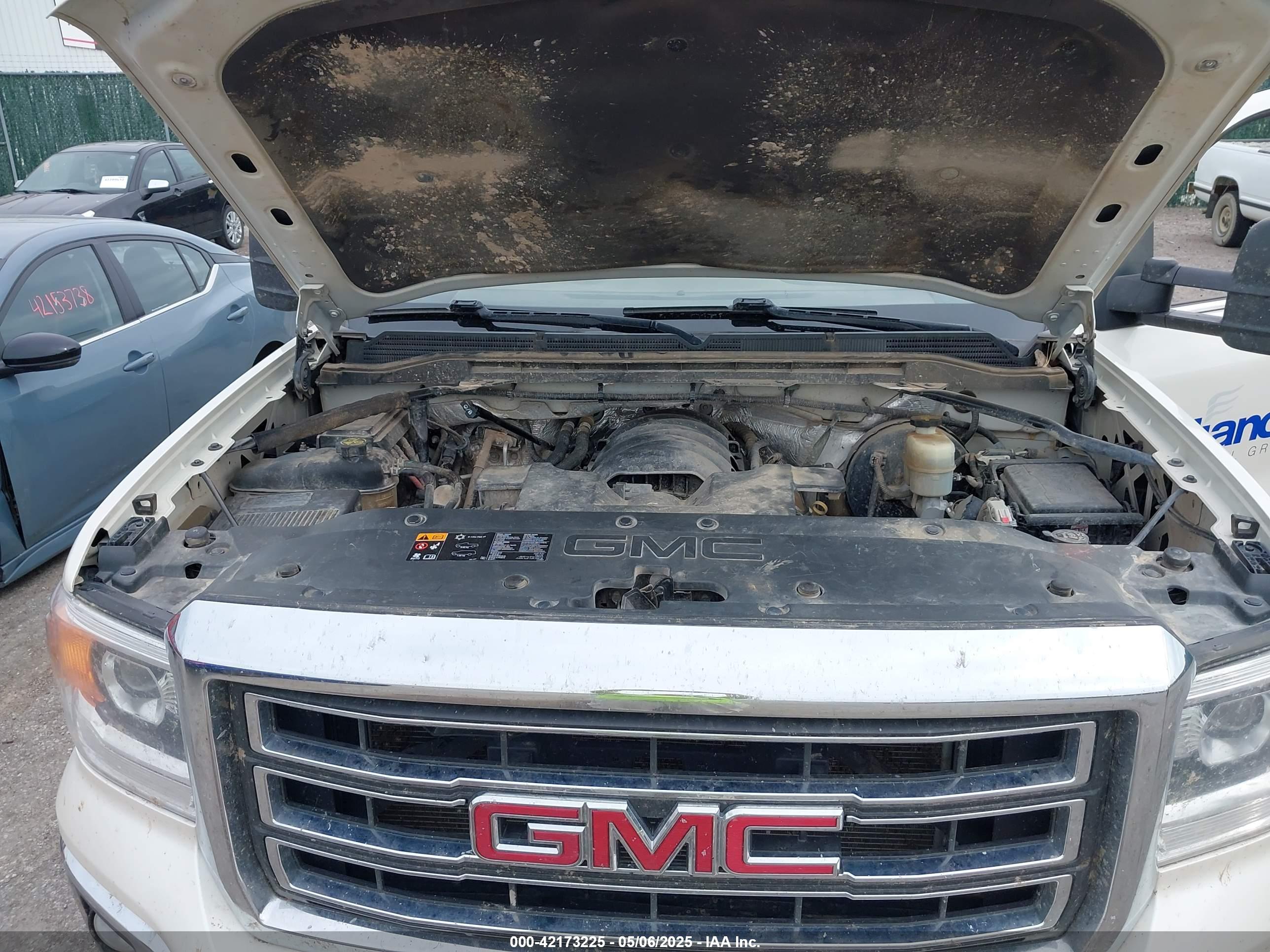 GMC SIERRA image 10
