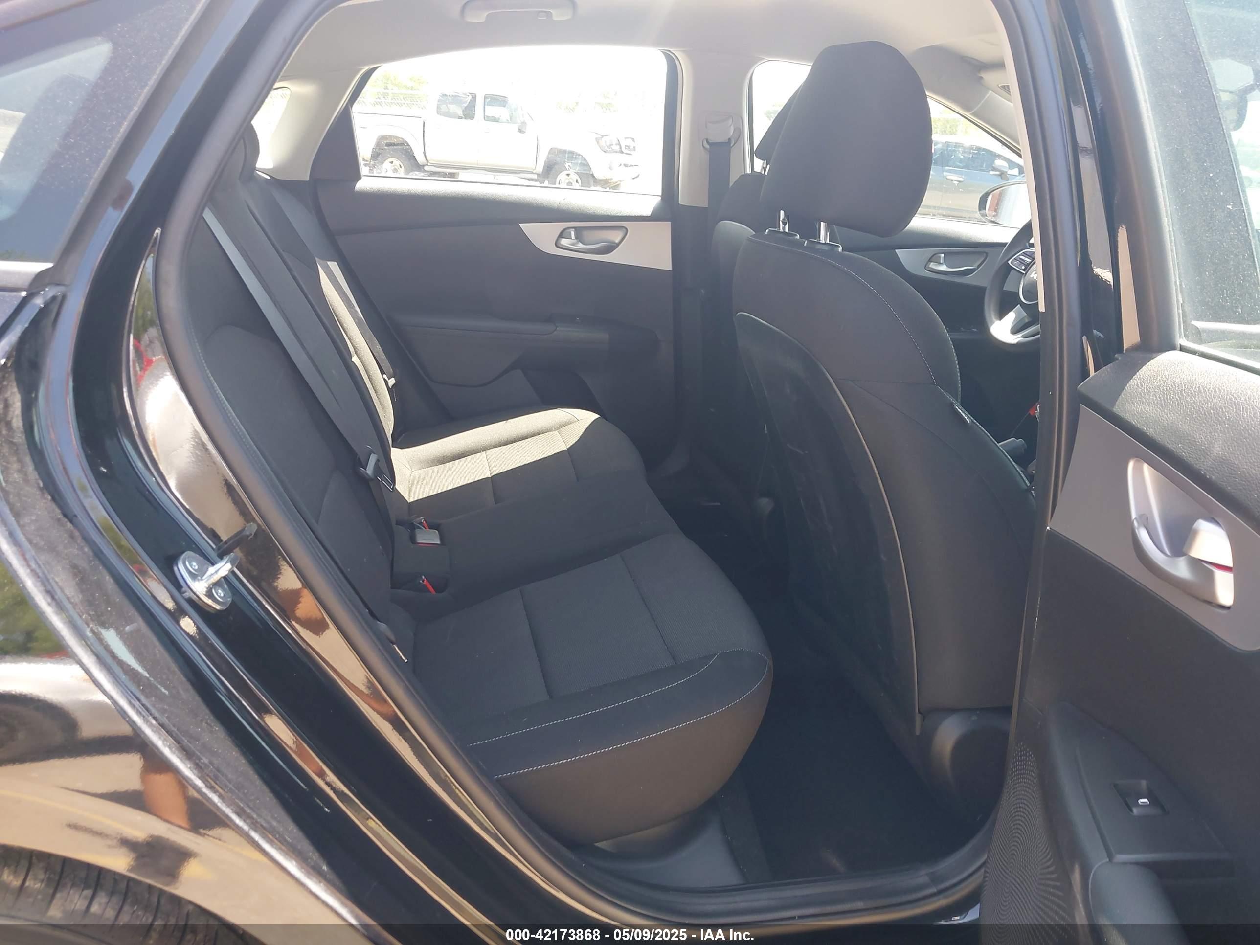 KIA FORTE image 8