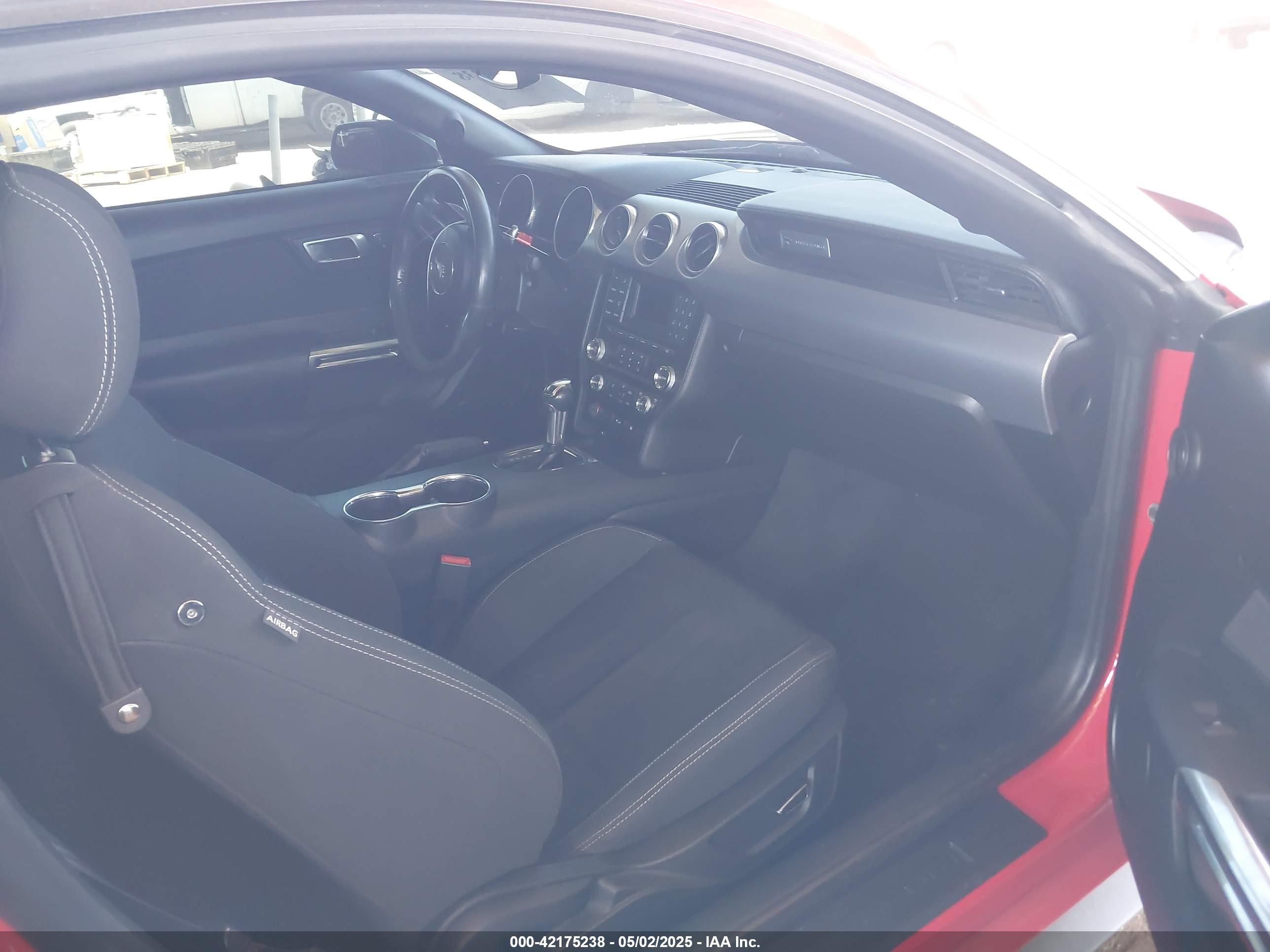 FORD MUSTANG image 5