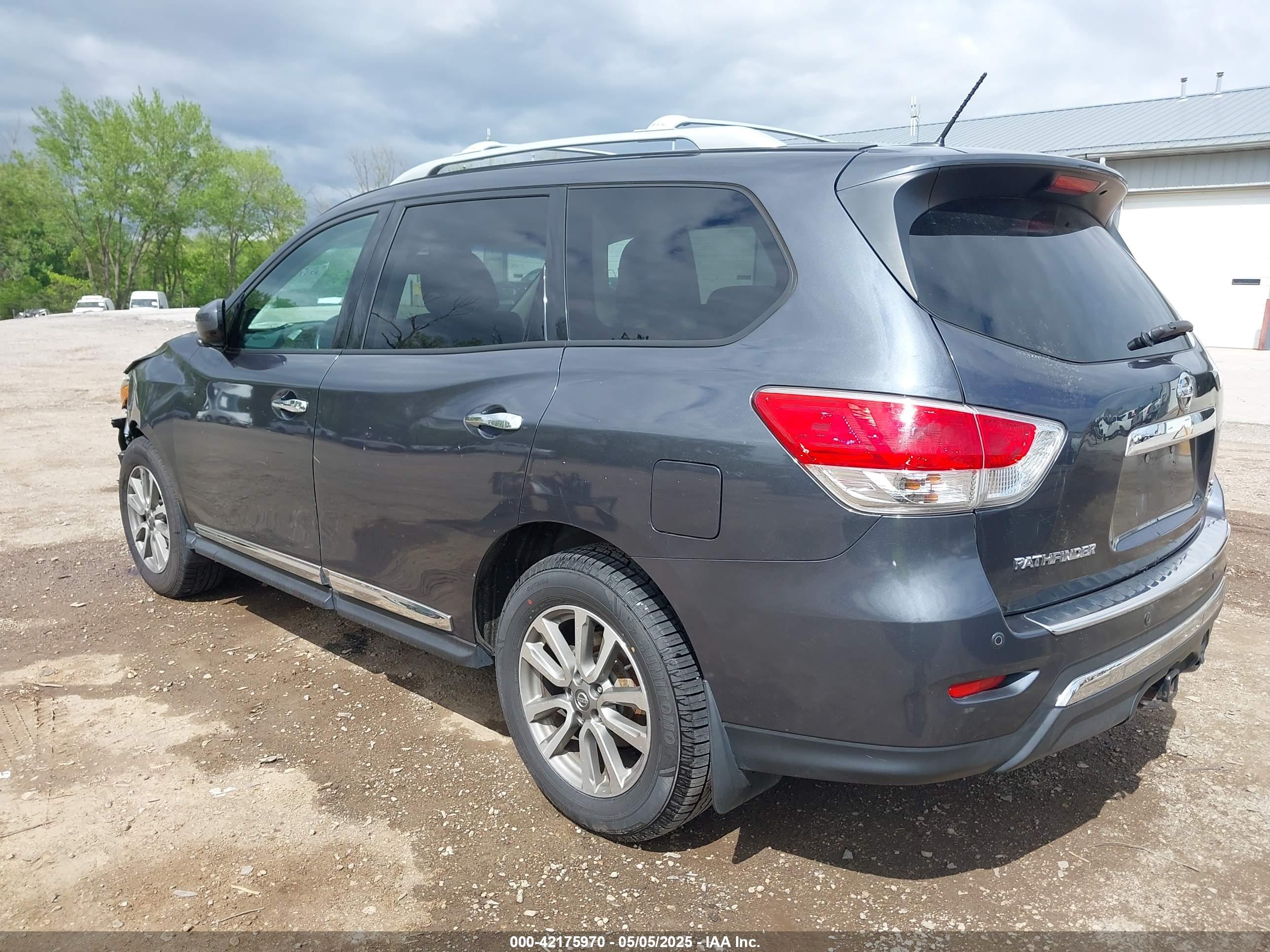 NISSAN PATHFINDER image 3