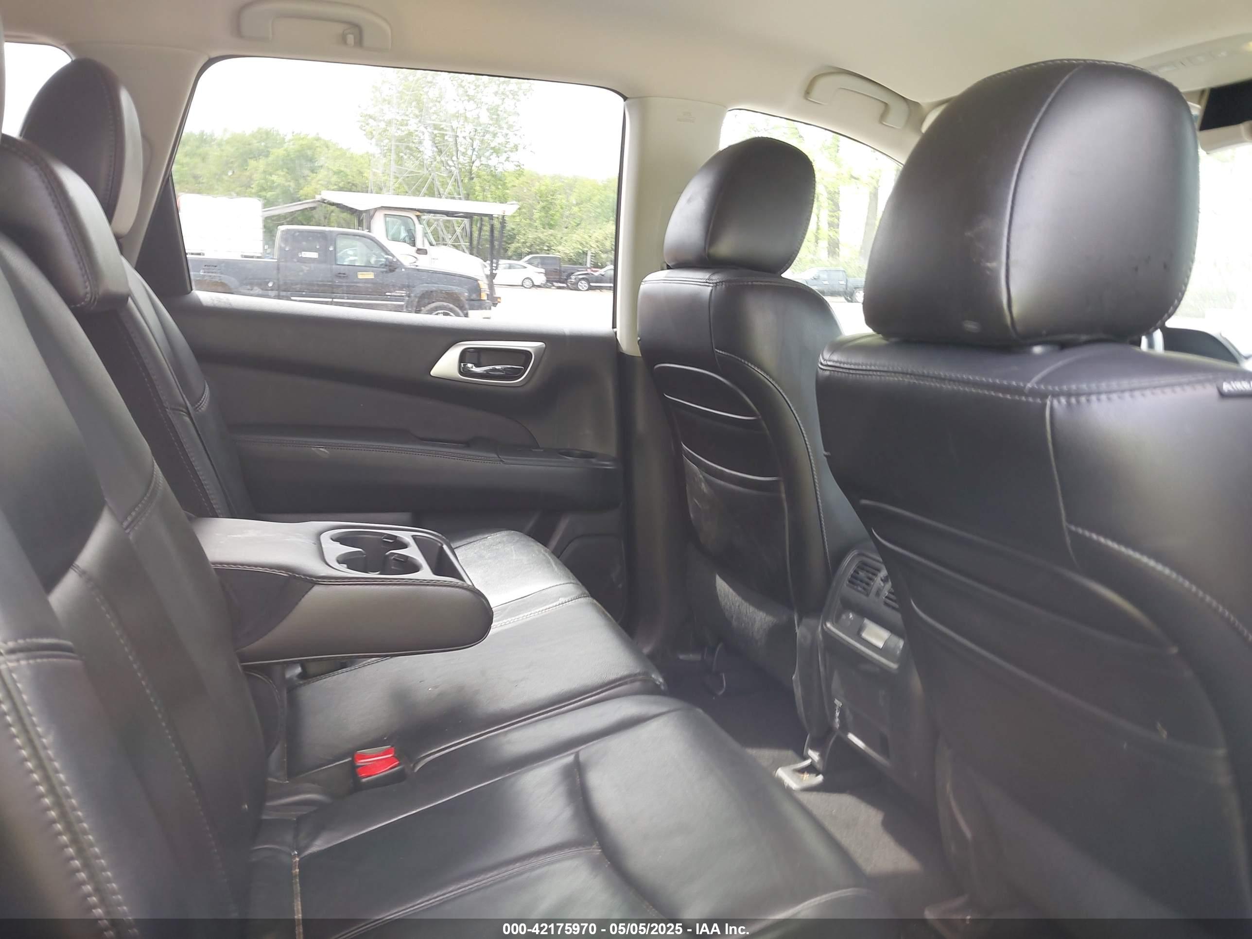 NISSAN PATHFINDER image 8