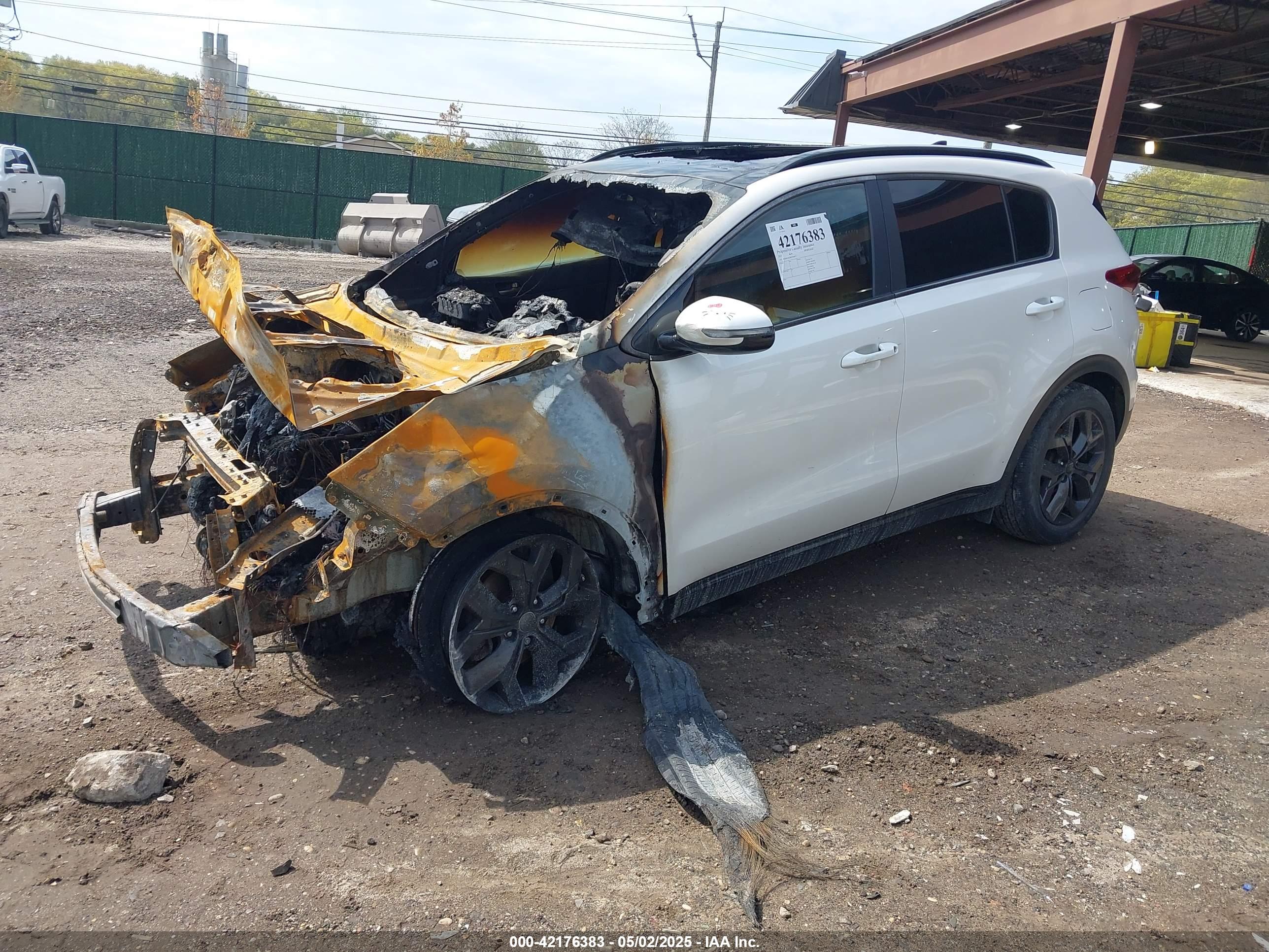 KIA SPORTAGE image 2
