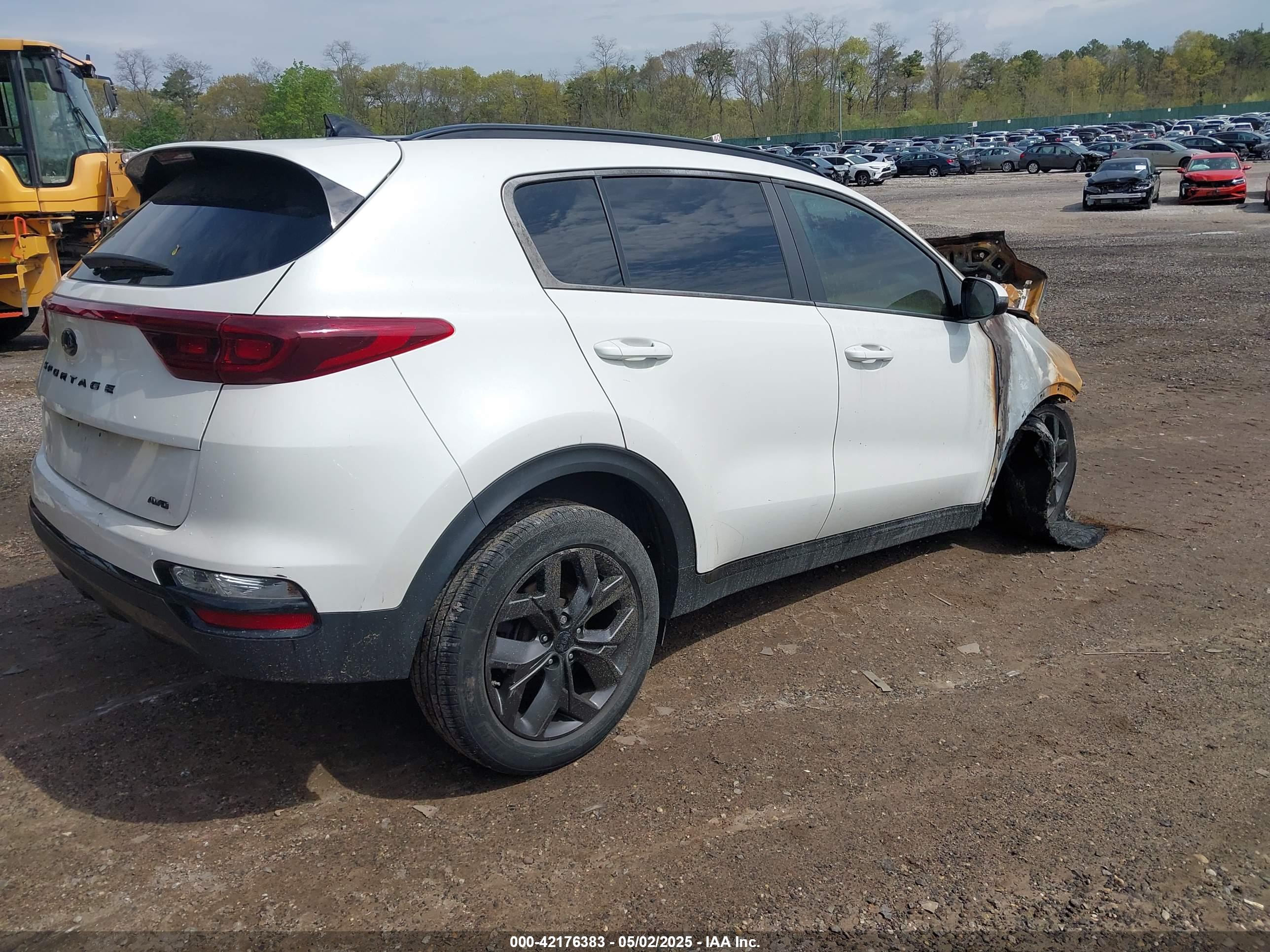 KIA SPORTAGE image 4
