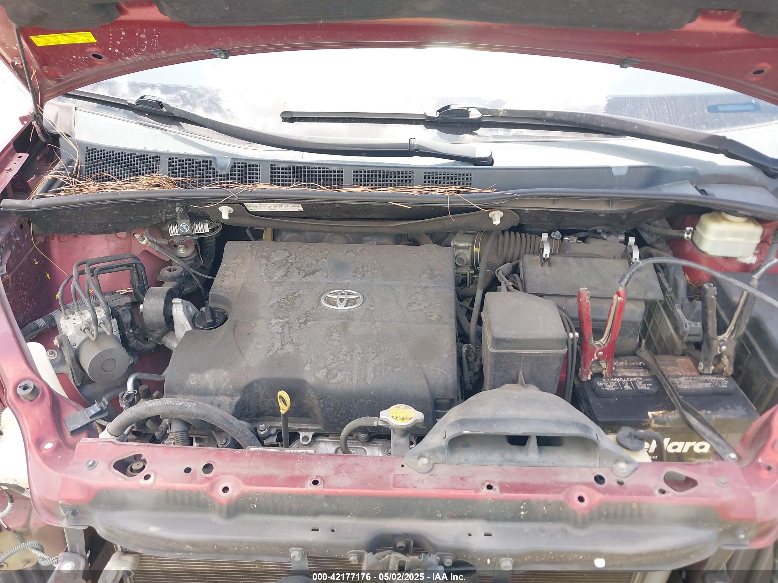 TOYOTA SIENNA image 10