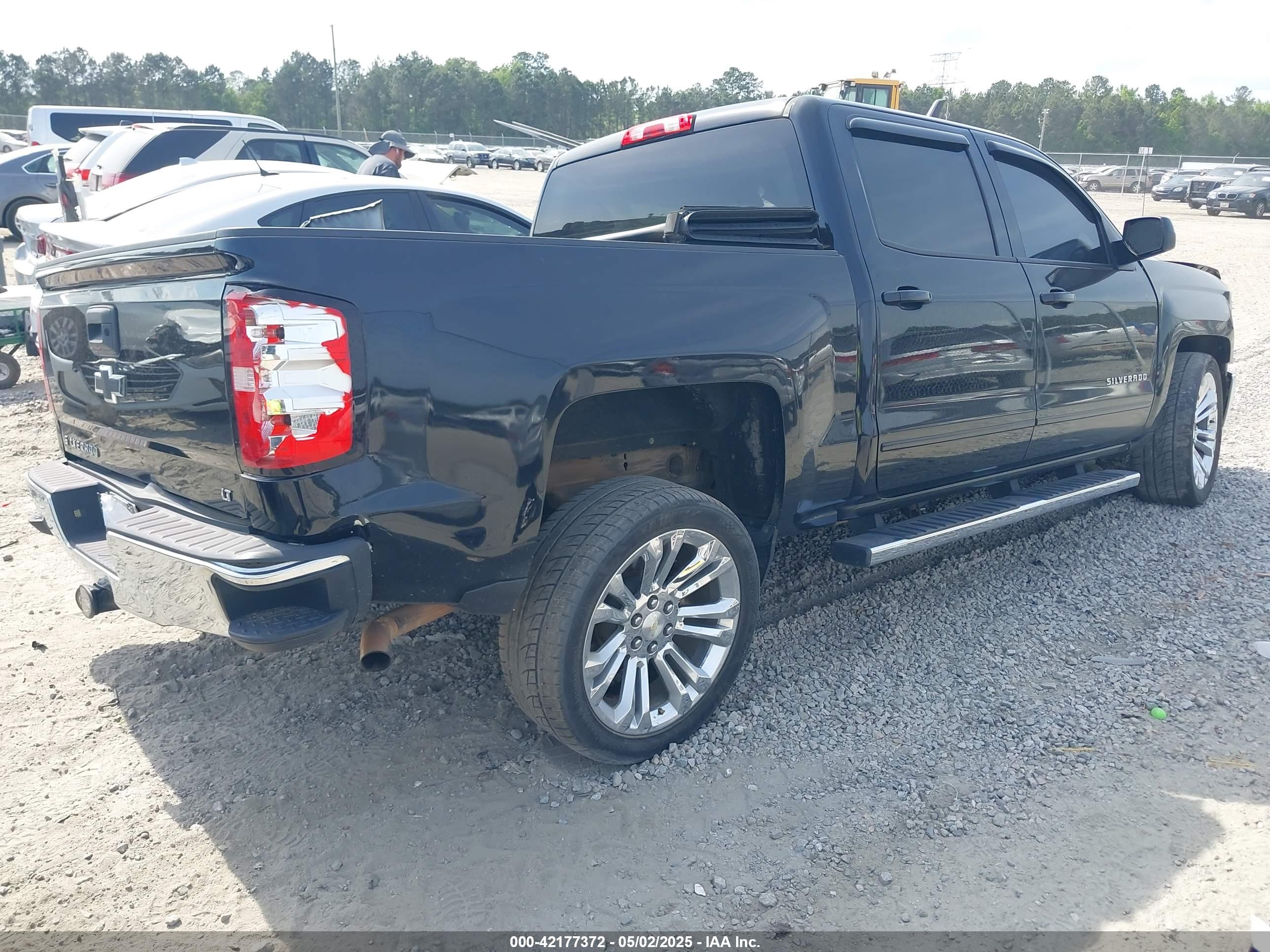CHEVROLET SILVERADO image 4