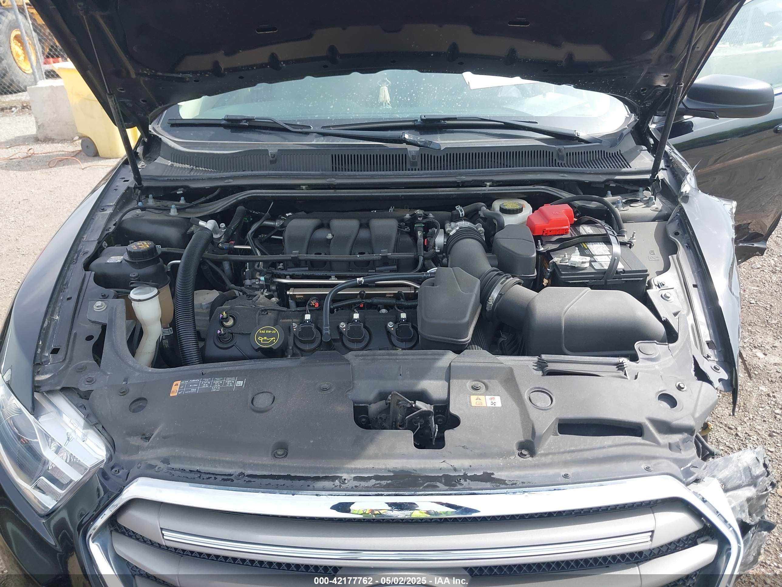 FORD TAURUS image 10