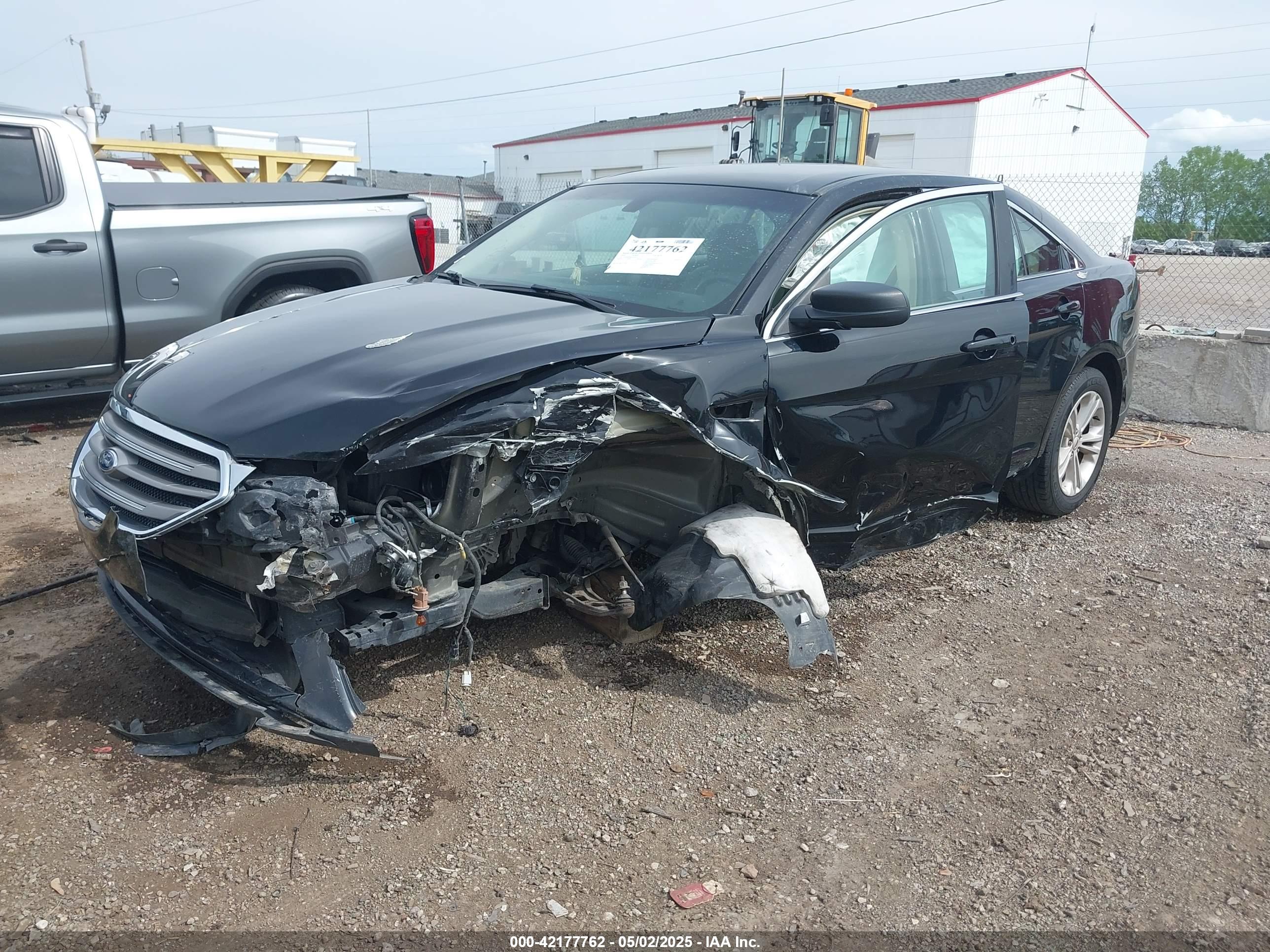 FORD TAURUS image 2