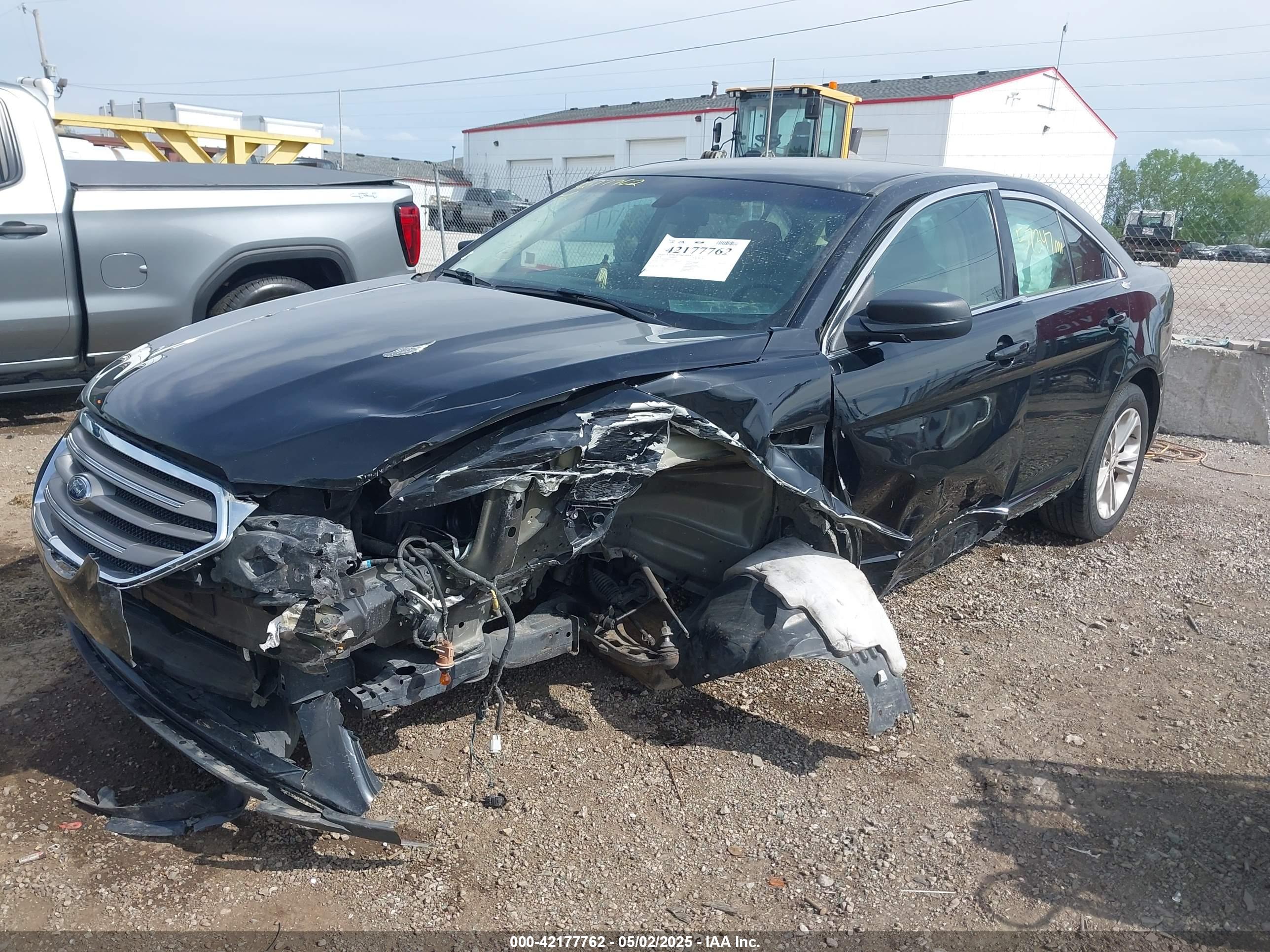 FORD TAURUS image 6