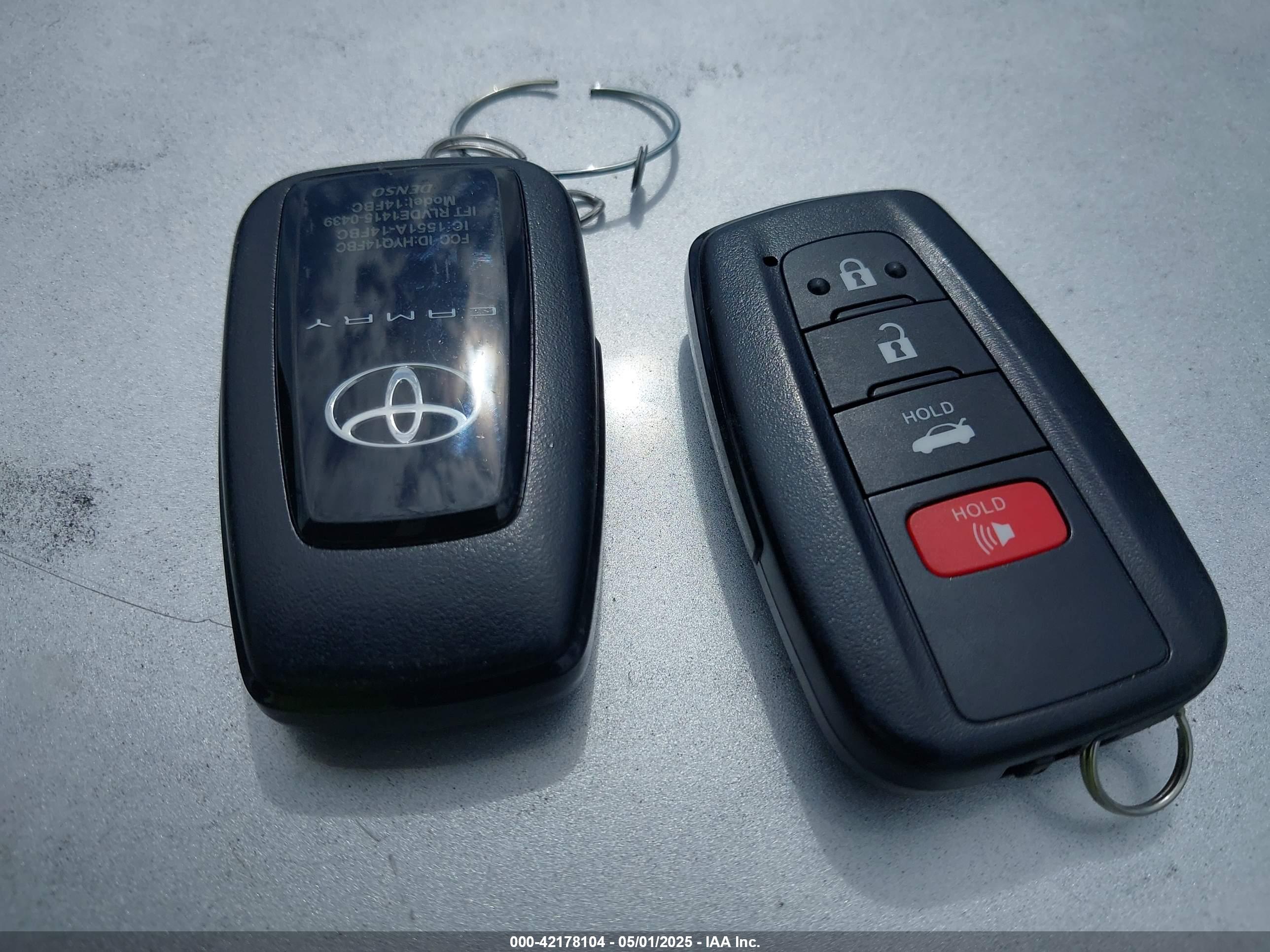 TOYOTA CAMRY image 11