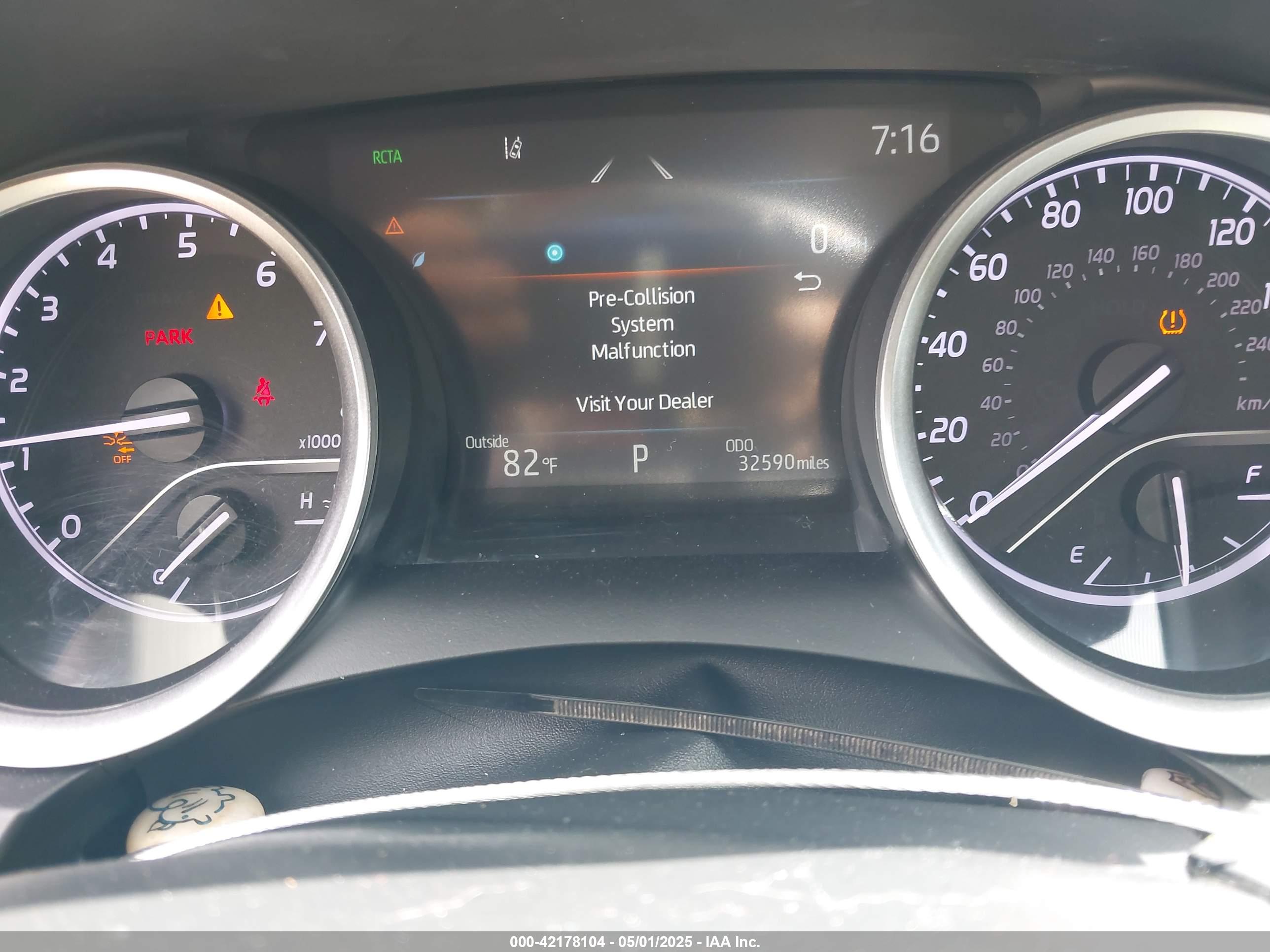 TOYOTA CAMRY image 7