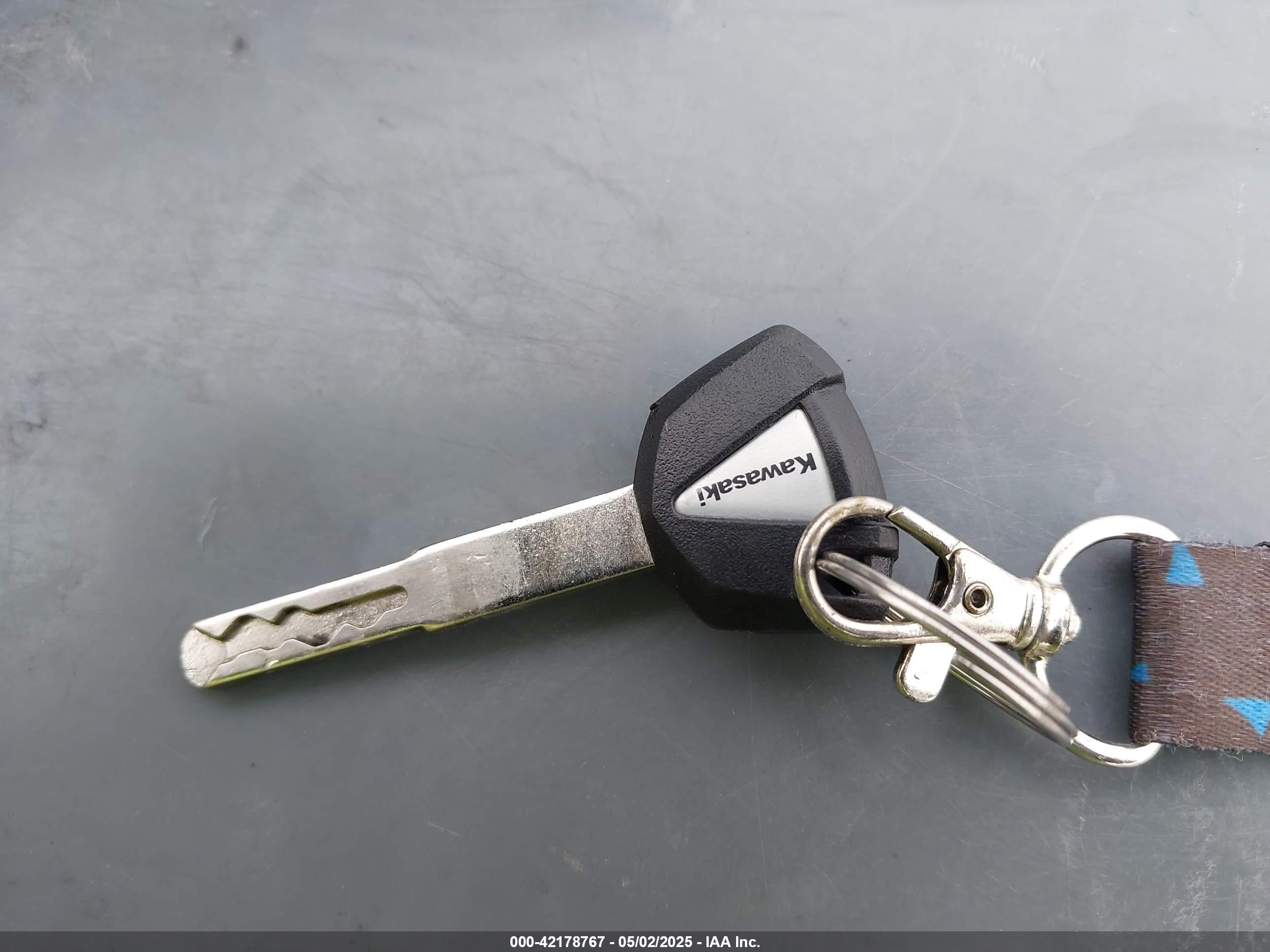 KAWASAKI ZX400 image 11