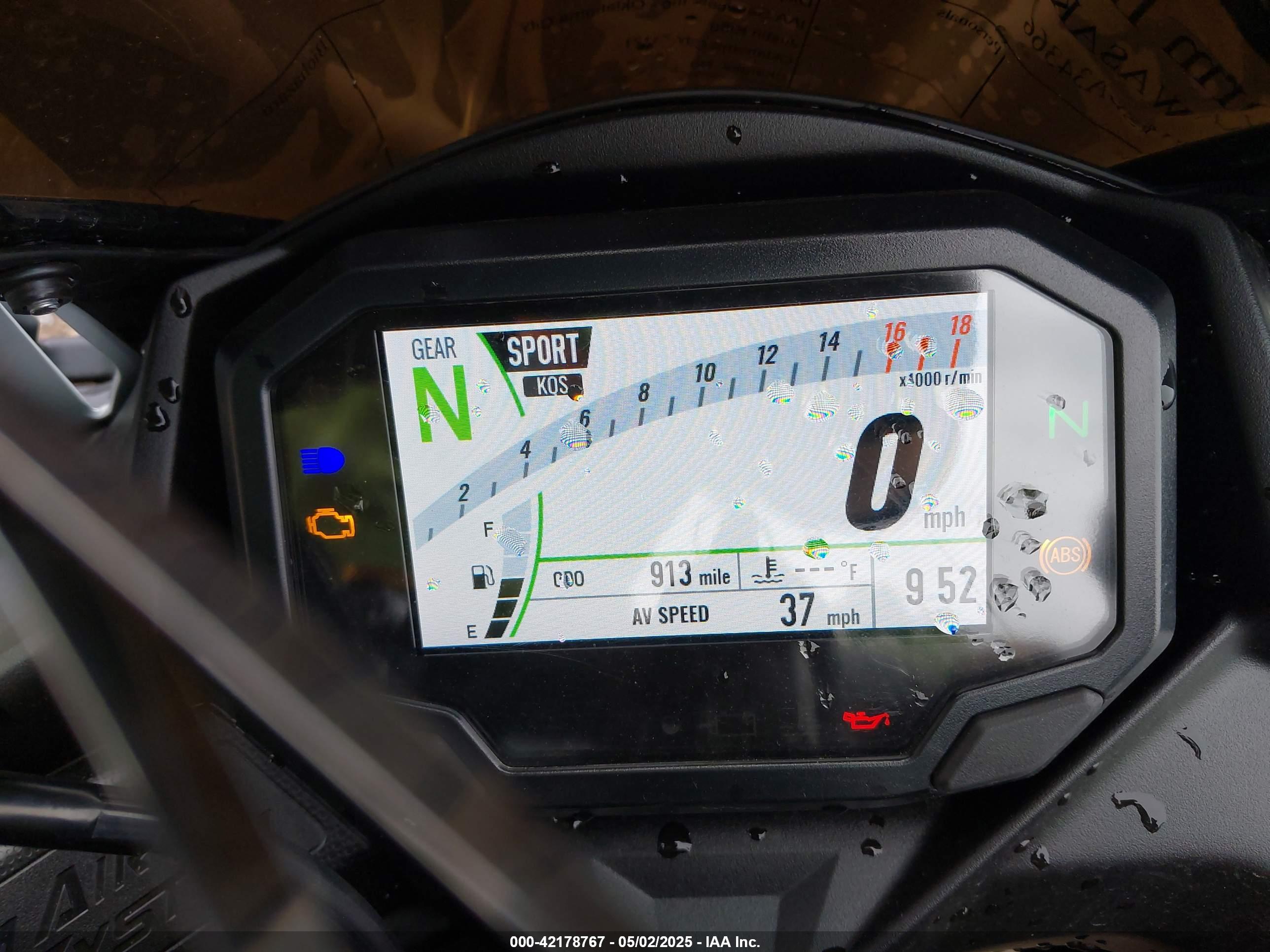 KAWASAKI ZX400 image 7