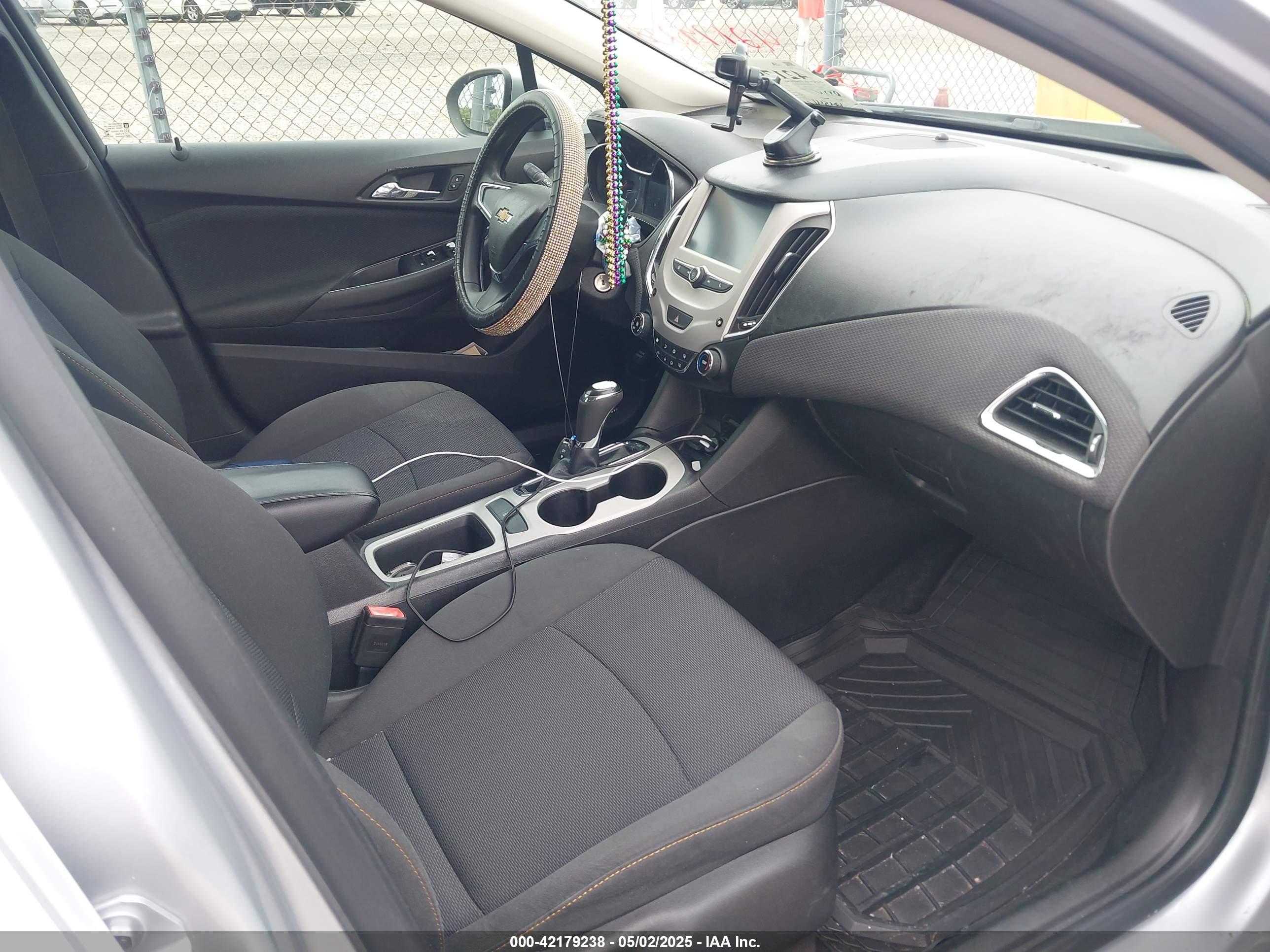 CHEVROLET CRUZE image 5