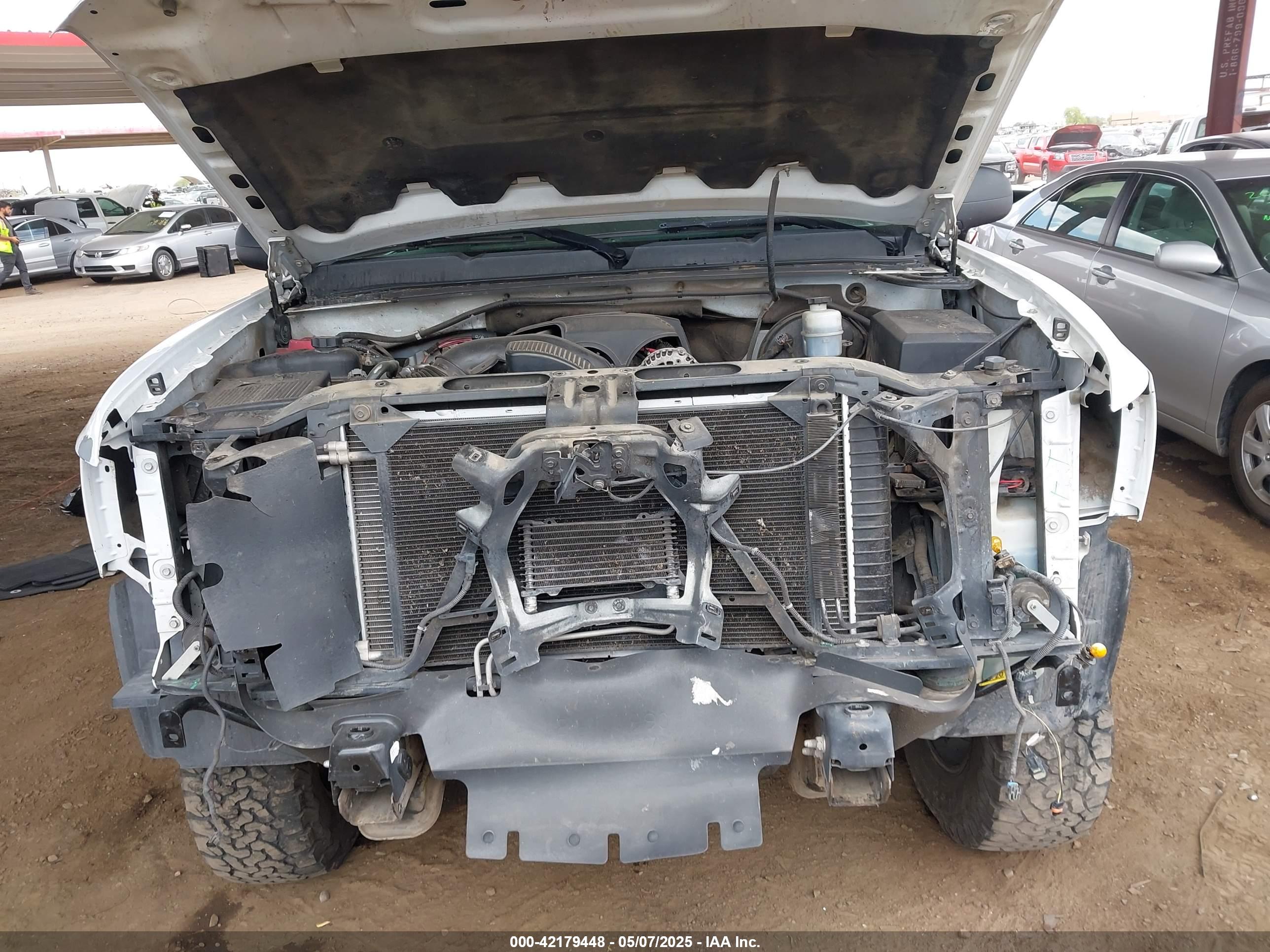CHEVROLET SILVERADO image 10