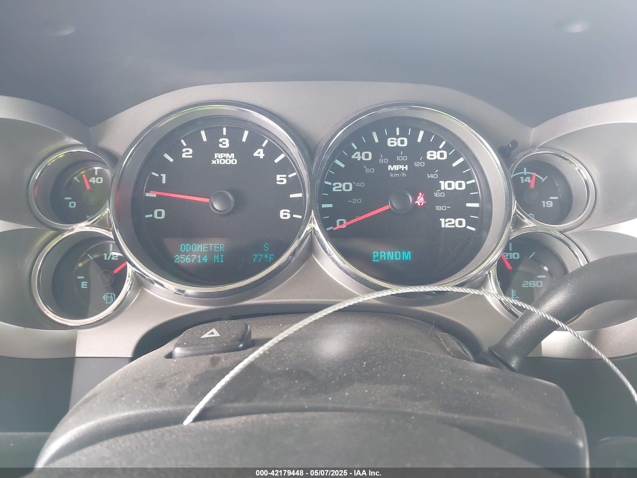CHEVROLET SILVERADO image 7