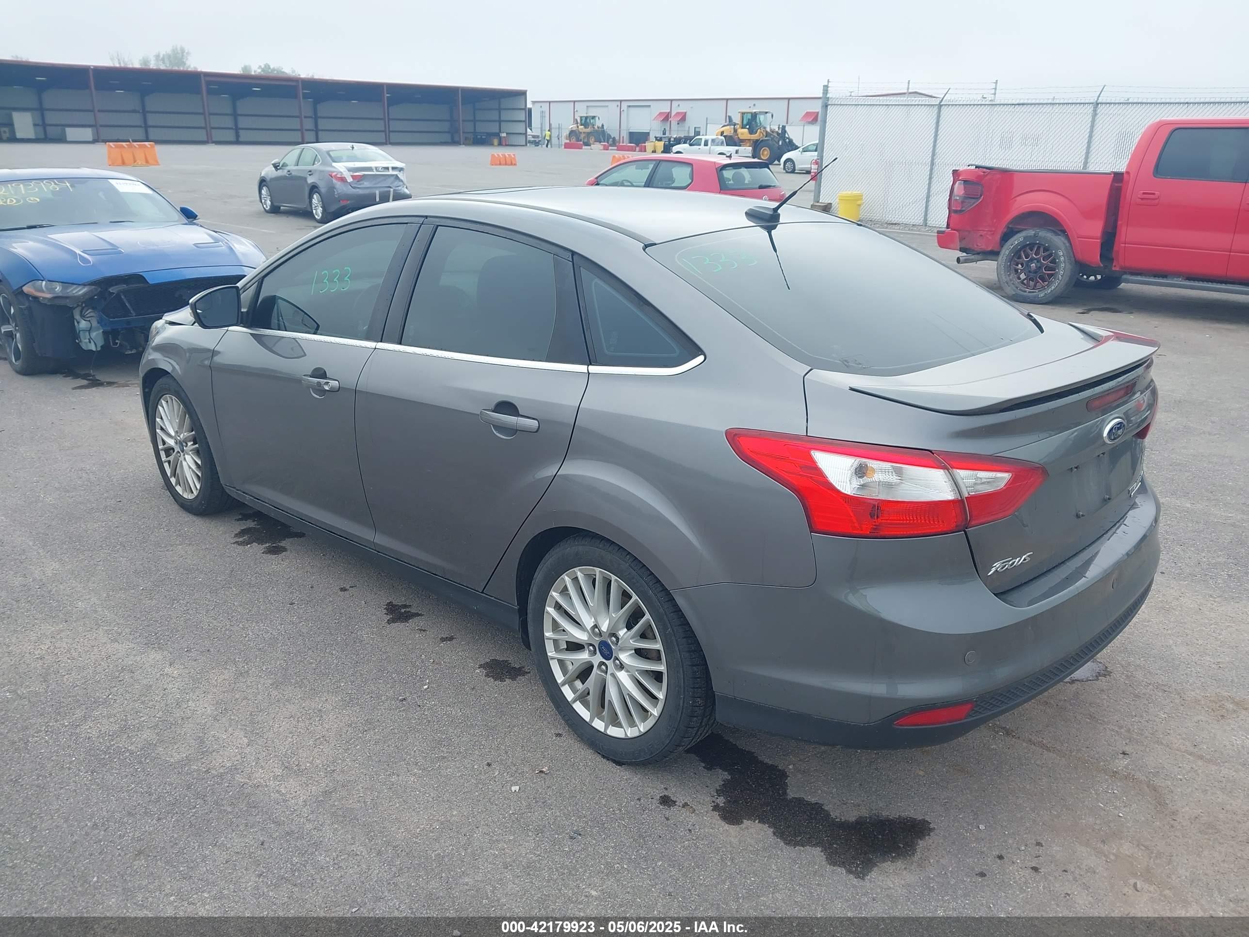 FORD FOCUS image 3