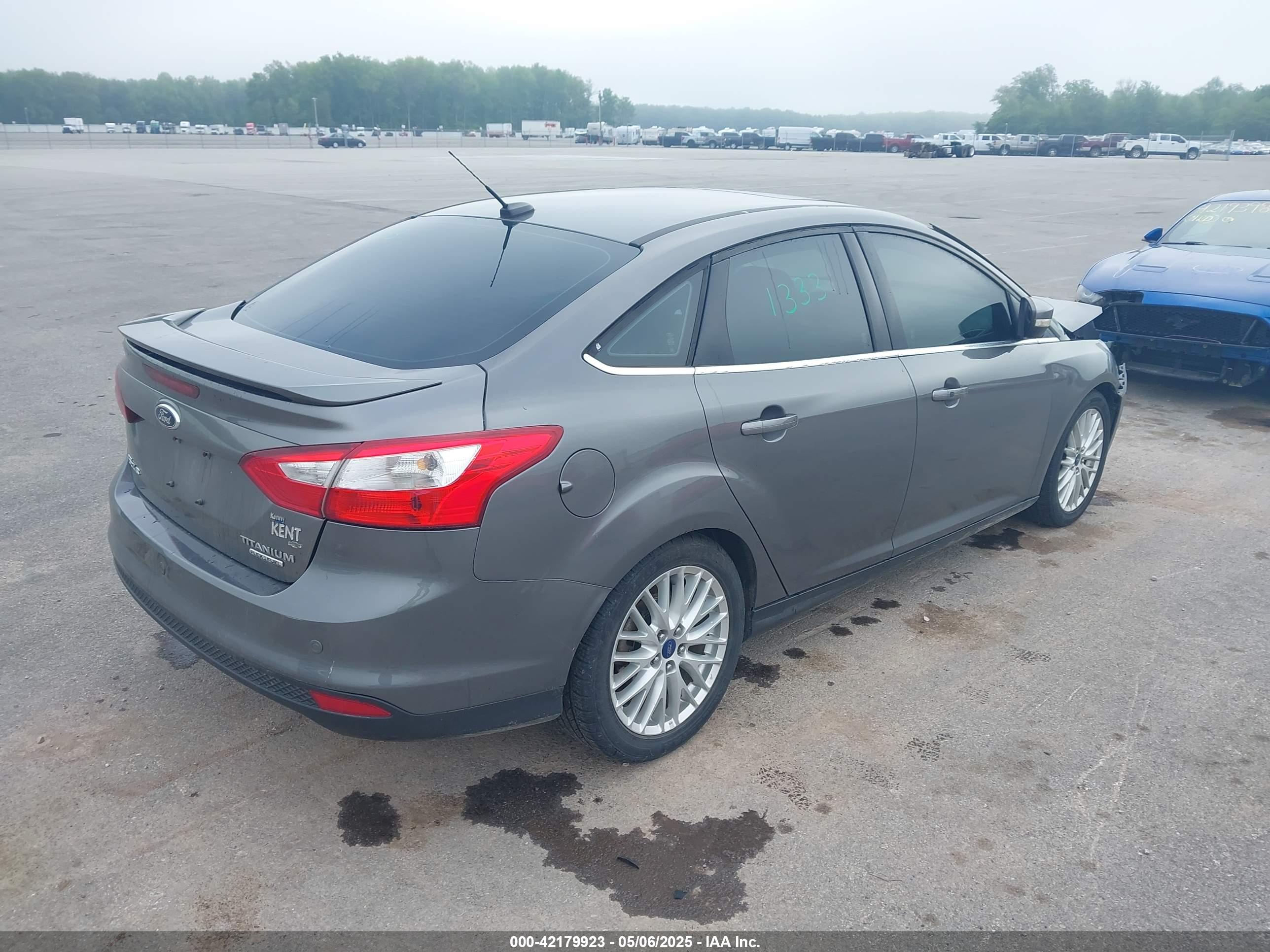 FORD FOCUS image 4