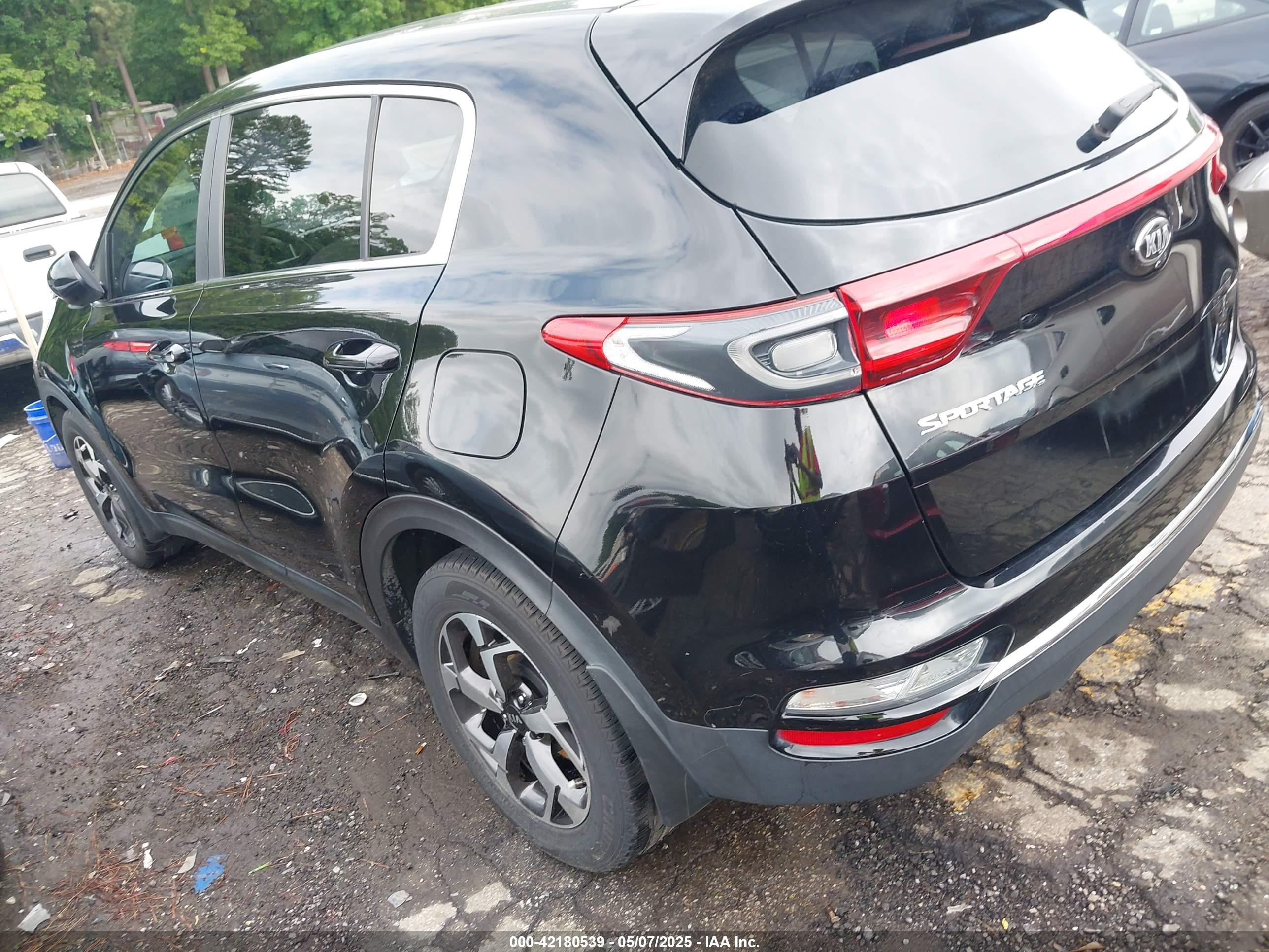 KIA SPORTAGE image 3