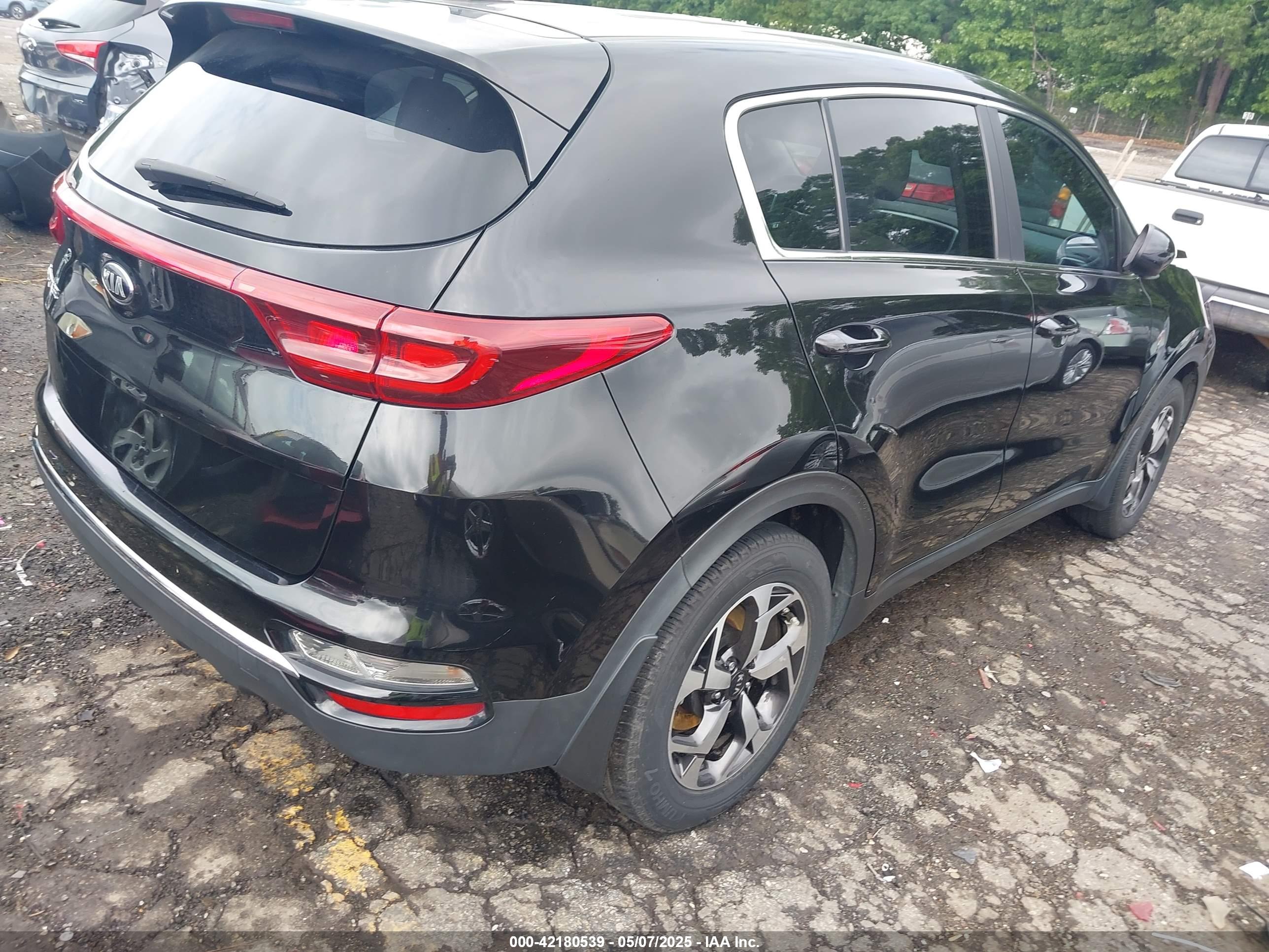 KIA SPORTAGE image 4