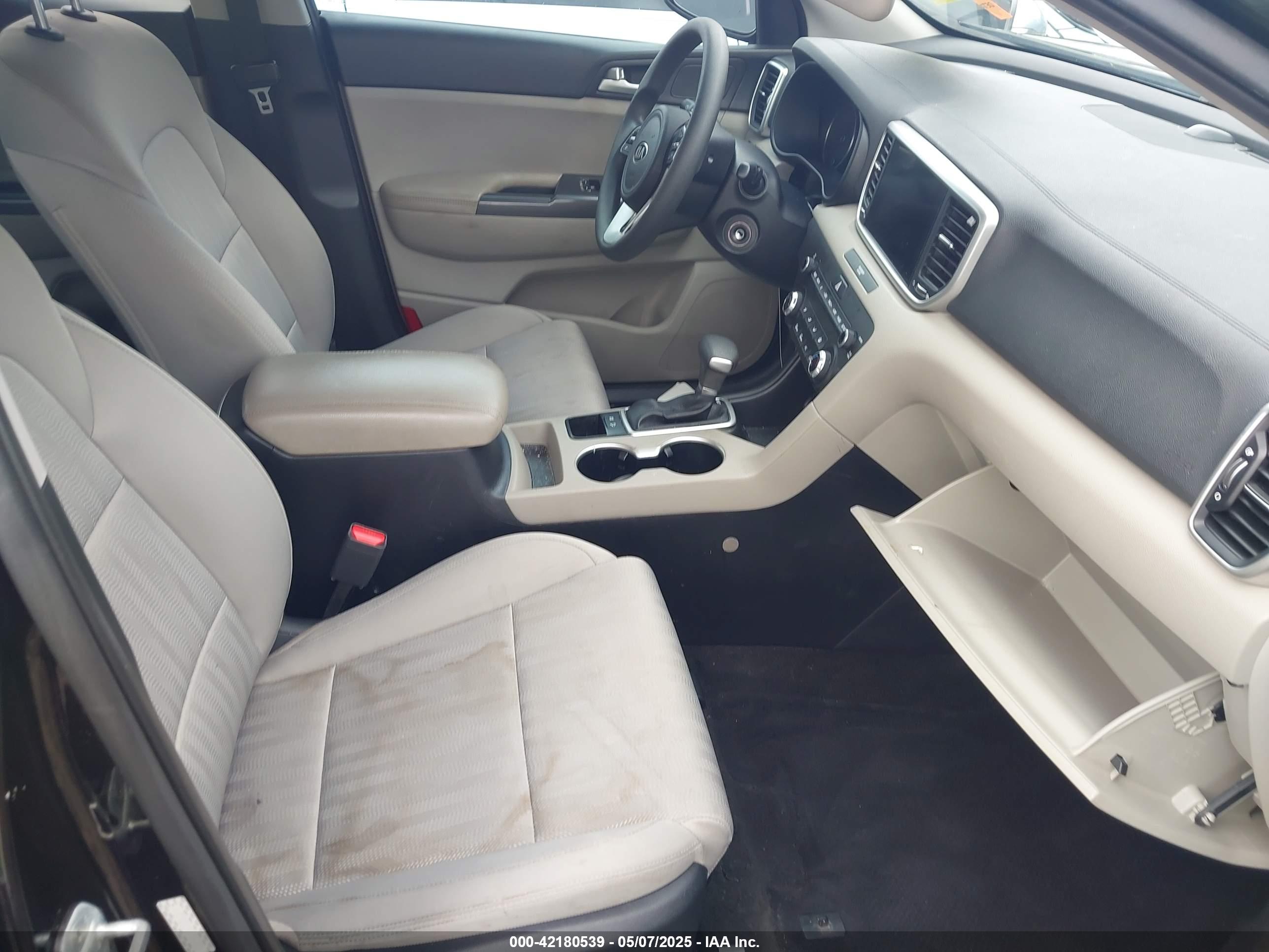 KIA SPORTAGE image 5