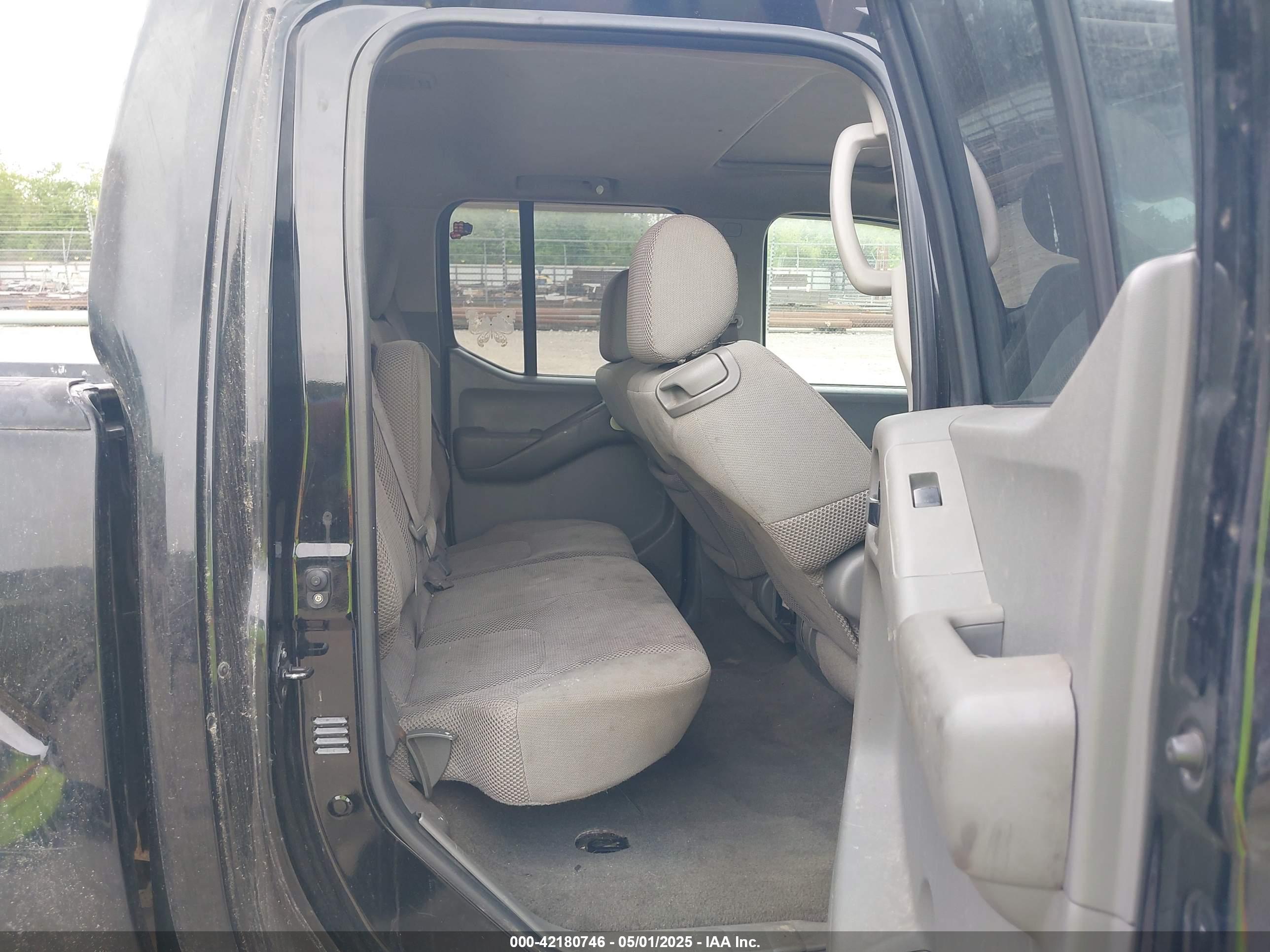 NISSAN FRONTIER image 8
